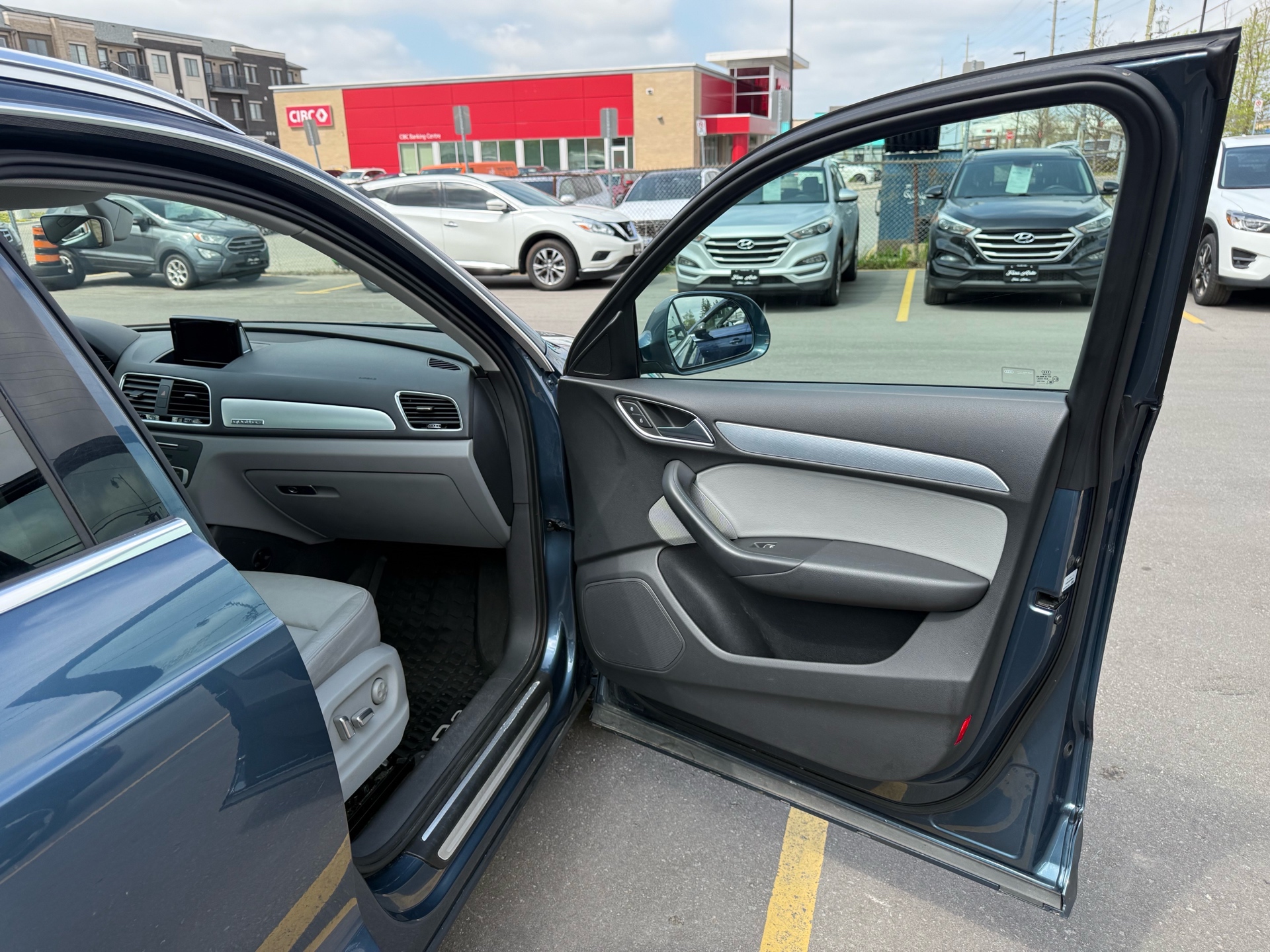 /carage/2016-Audi-Q3-9220500455548795.jpg