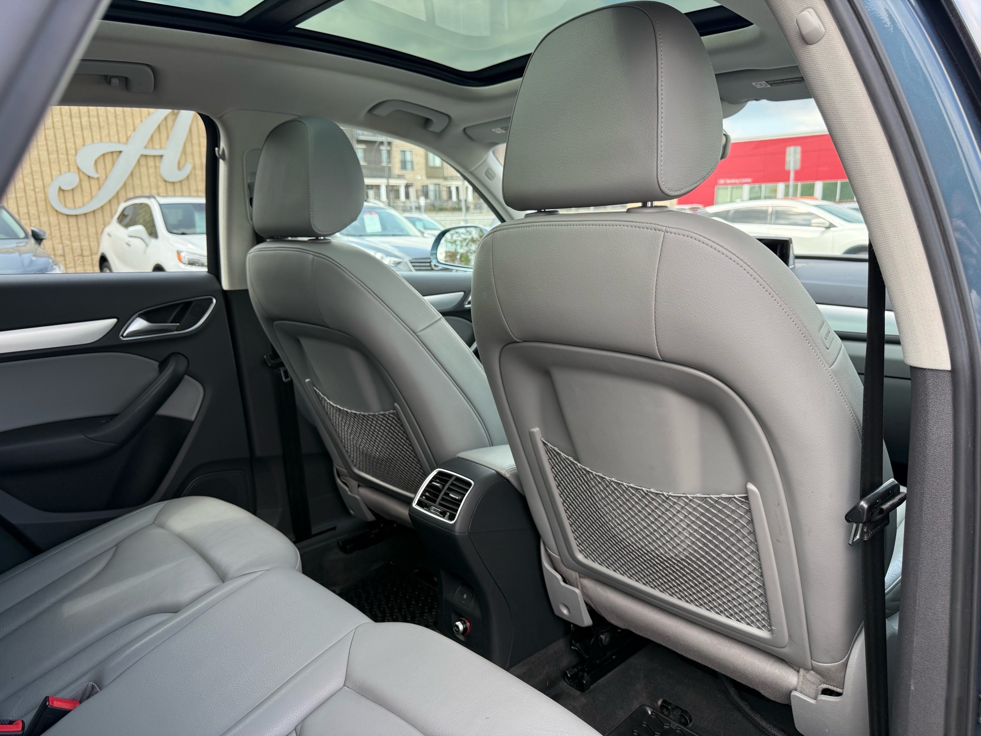 /carage/2016-Audi-Q3-9609581537935719.jpg