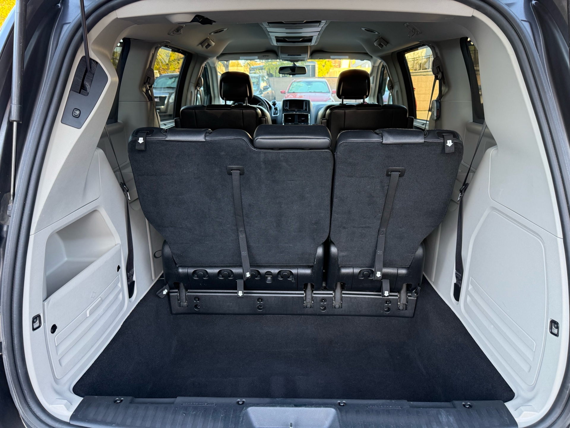 /carage/2016-Dodge-GrandCaravan-092178292954058.jpg