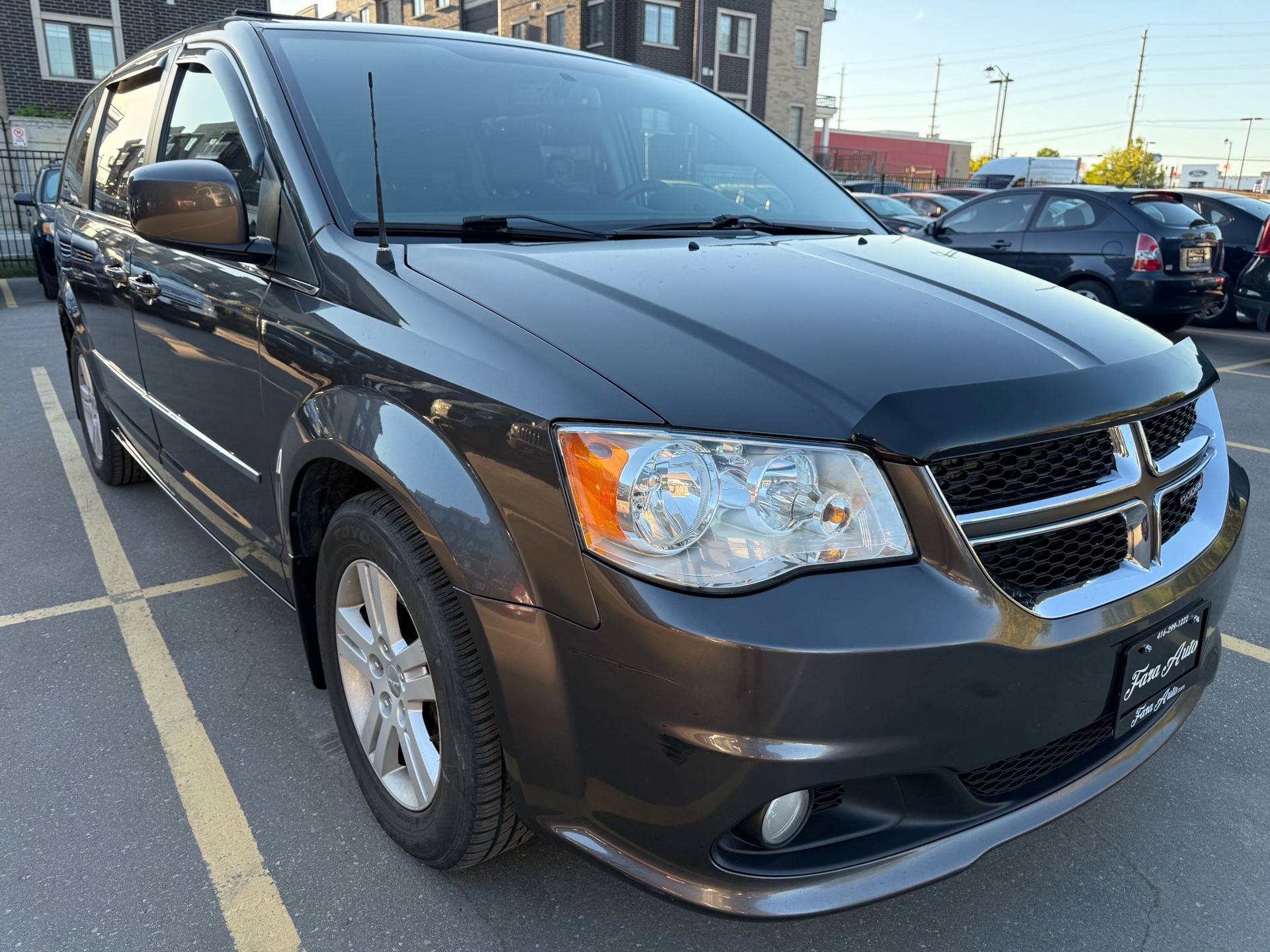 /carage/2016-Dodge-GrandCaravan-42659703053903075.jpg