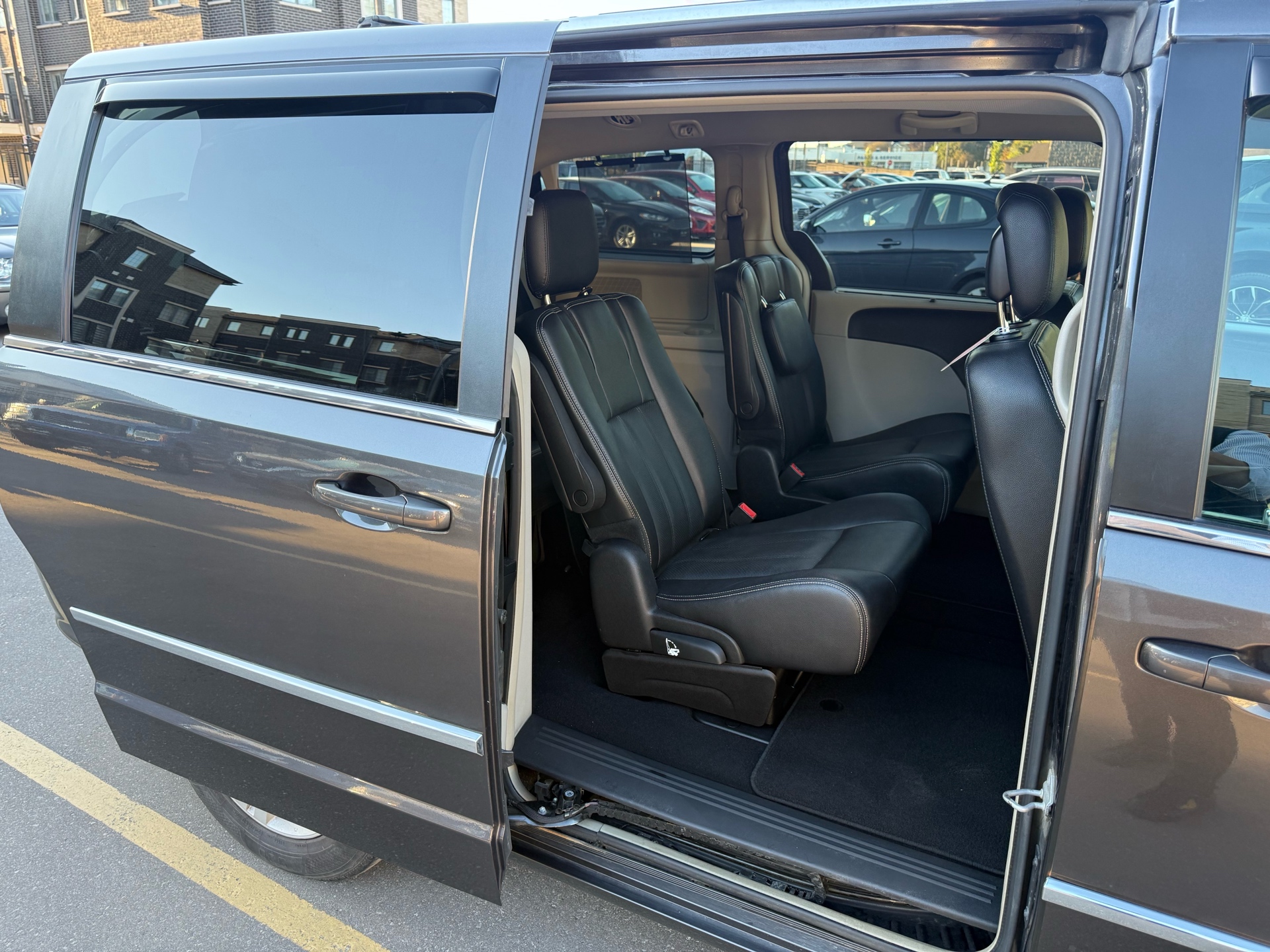 /carage/2016-Dodge-GrandCaravan-6185345338602186.jpg