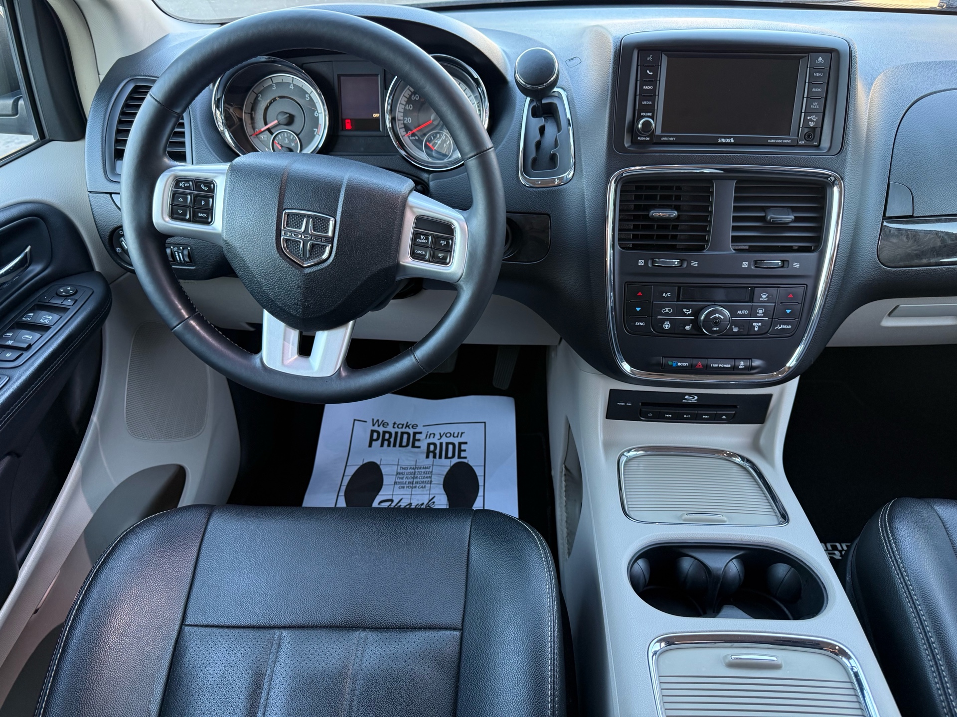 /carage/2016-Dodge-GrandCaravan-7455140890656307.jpg
