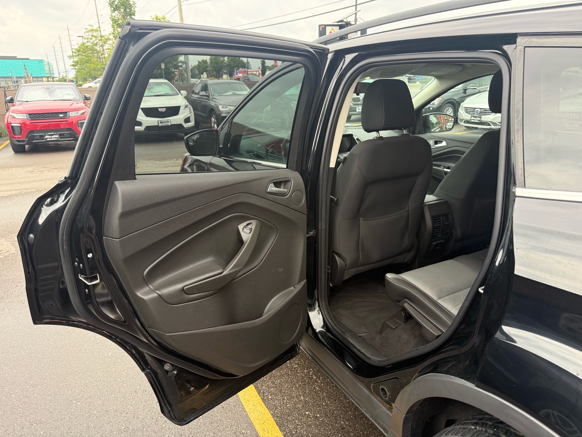 /carage/2016-Ford-Escape-05136916461933283.jpg