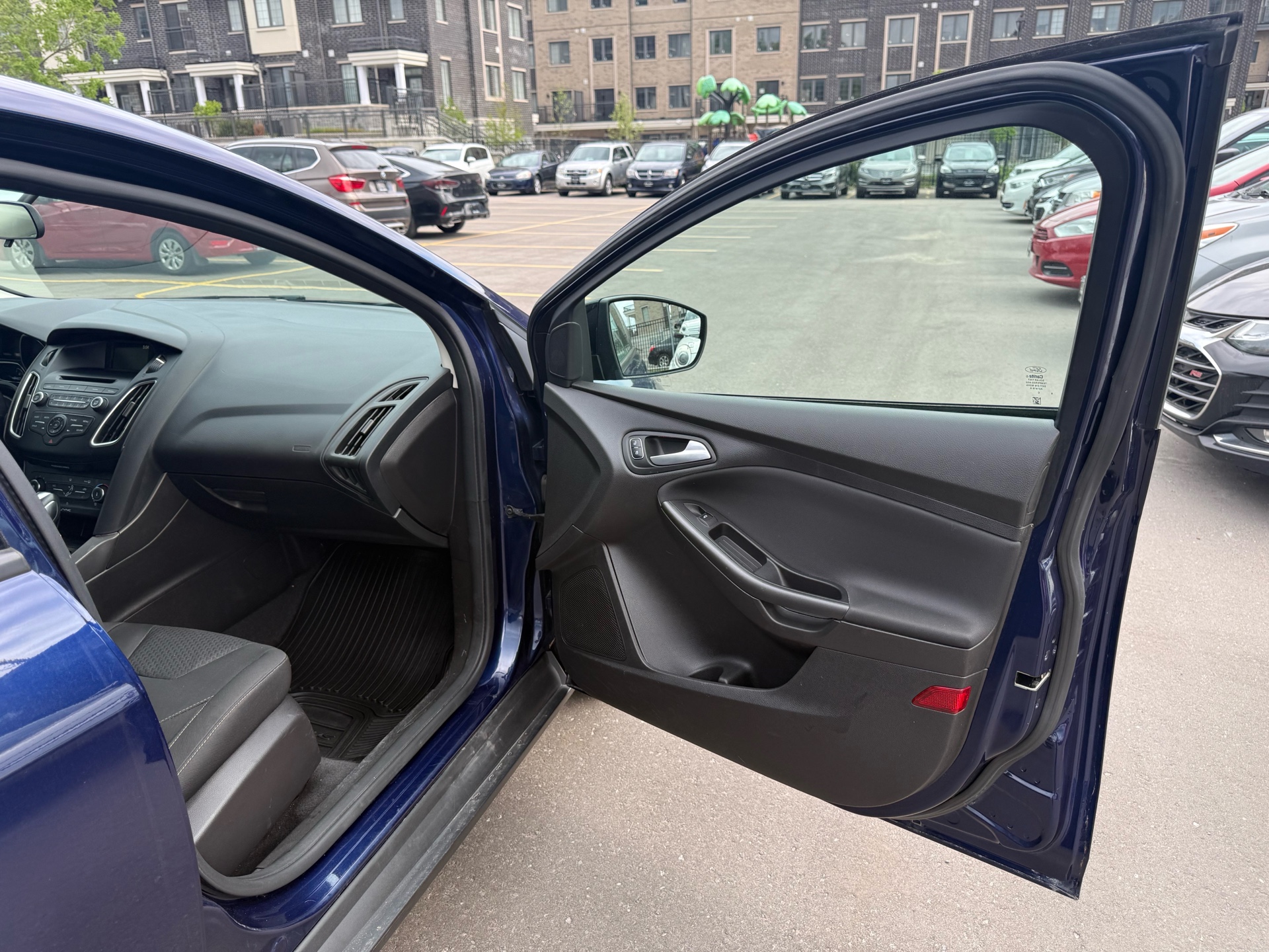 /carage/2016-Ford-Focus-07585993341041886.jpg