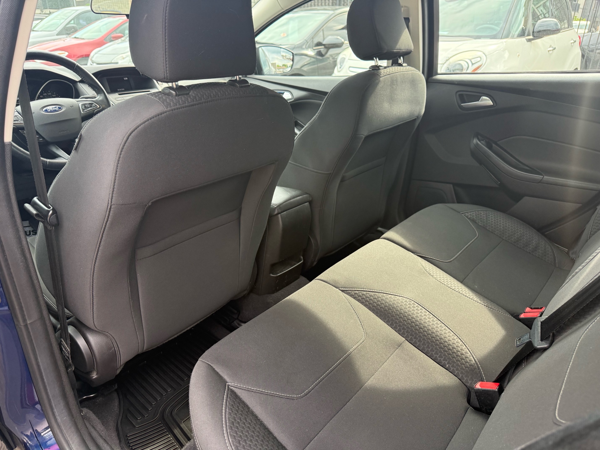 /carage/2016-Ford-Focus-27275204446750667.jpg