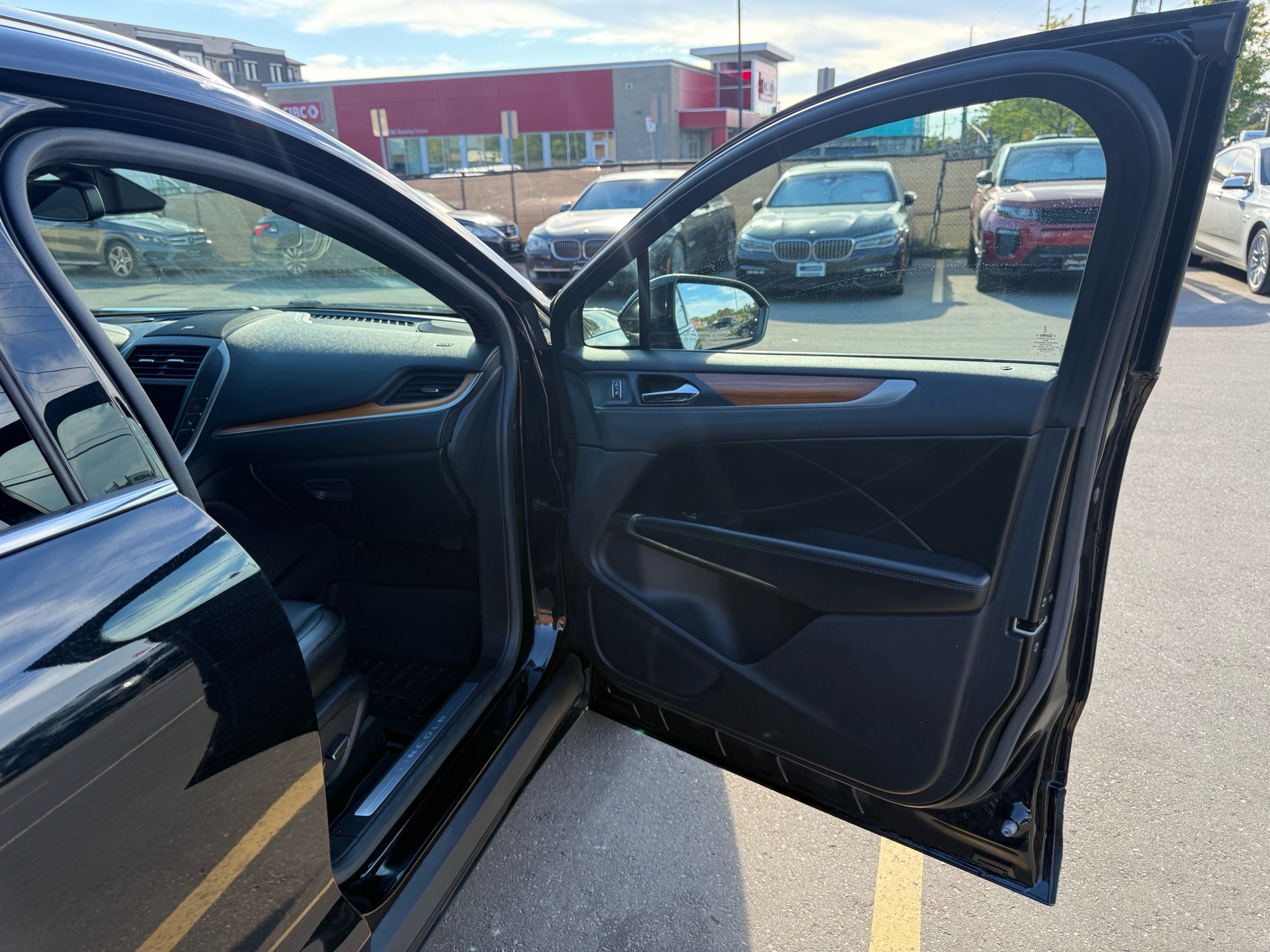 /carage/2016-Lincoln-MKC-13550320856011822.jpg