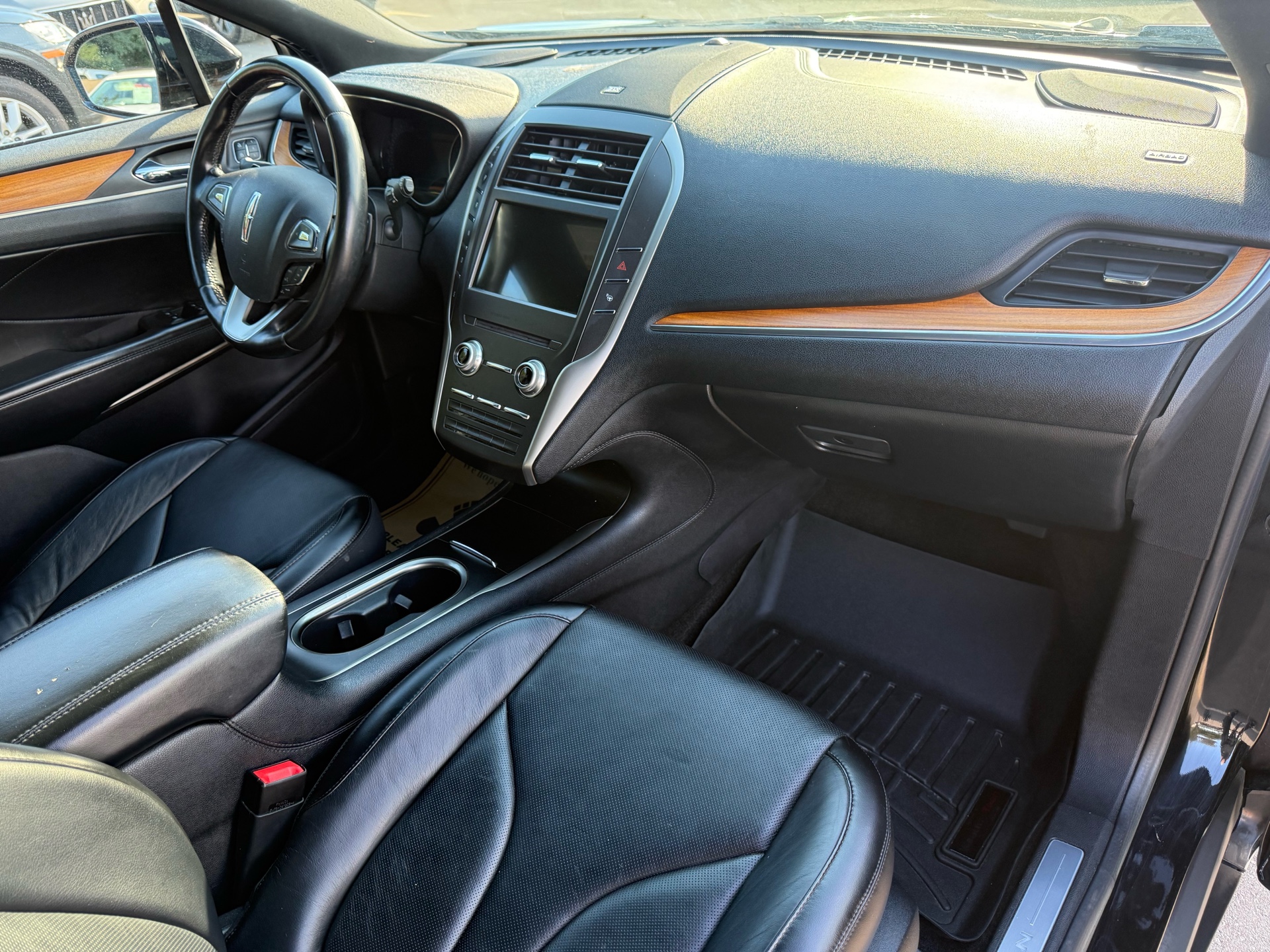 /carage/2016-Lincoln-MKC-1389169106772703.jpg