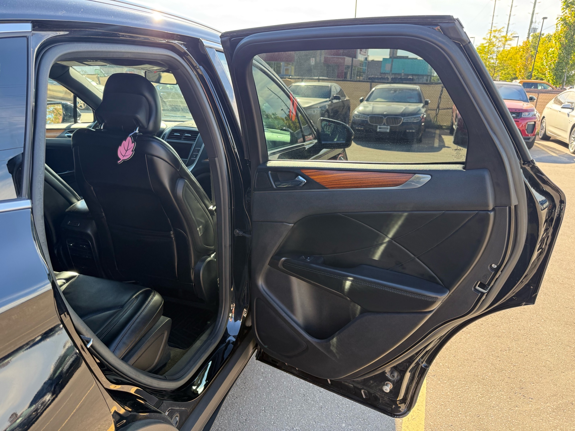 /carage/2016-Lincoln-MKC-623979225464645.jpg