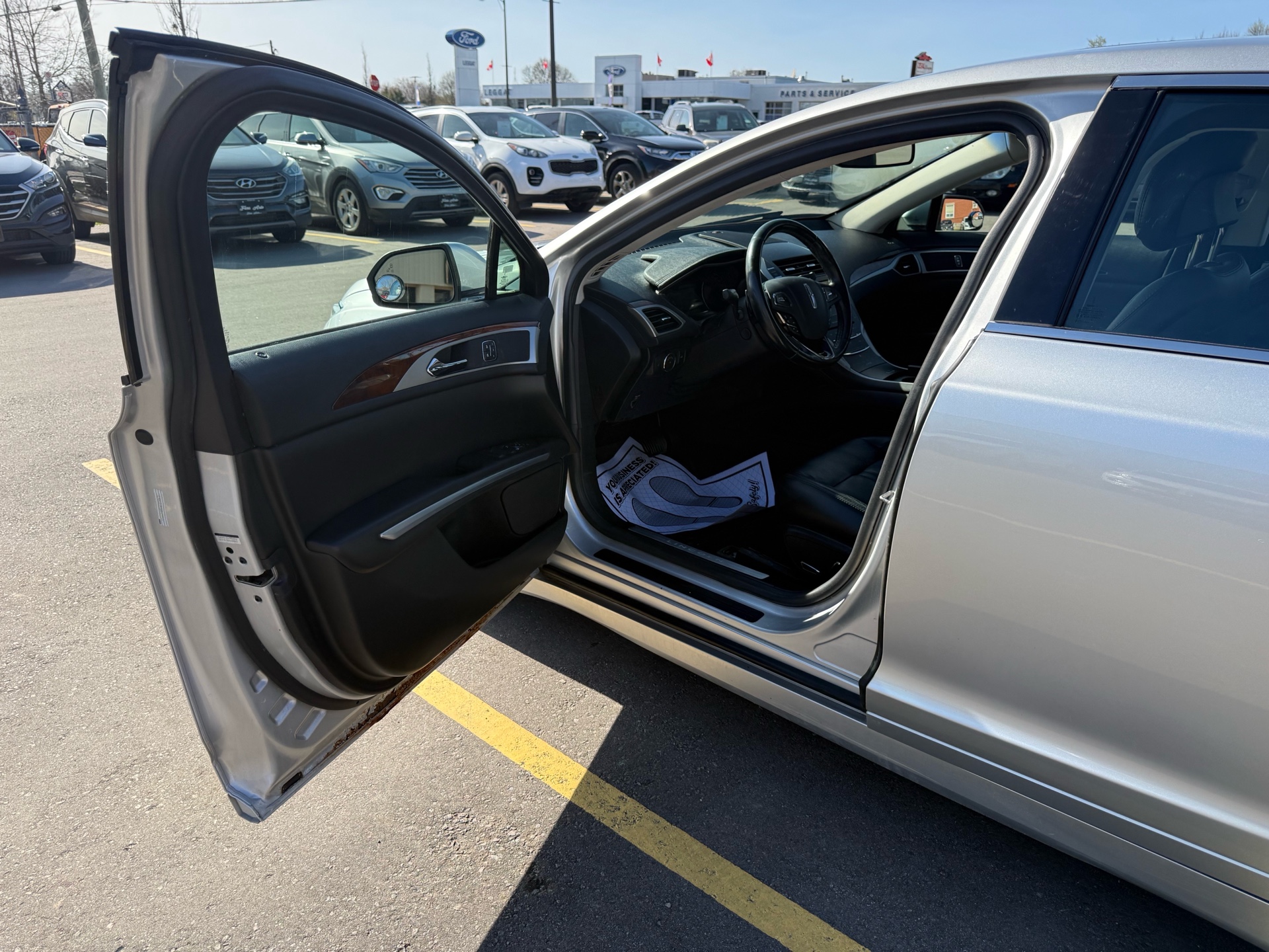 /carage/2016-Lincoln-MKZ-44102407946837663.jpg