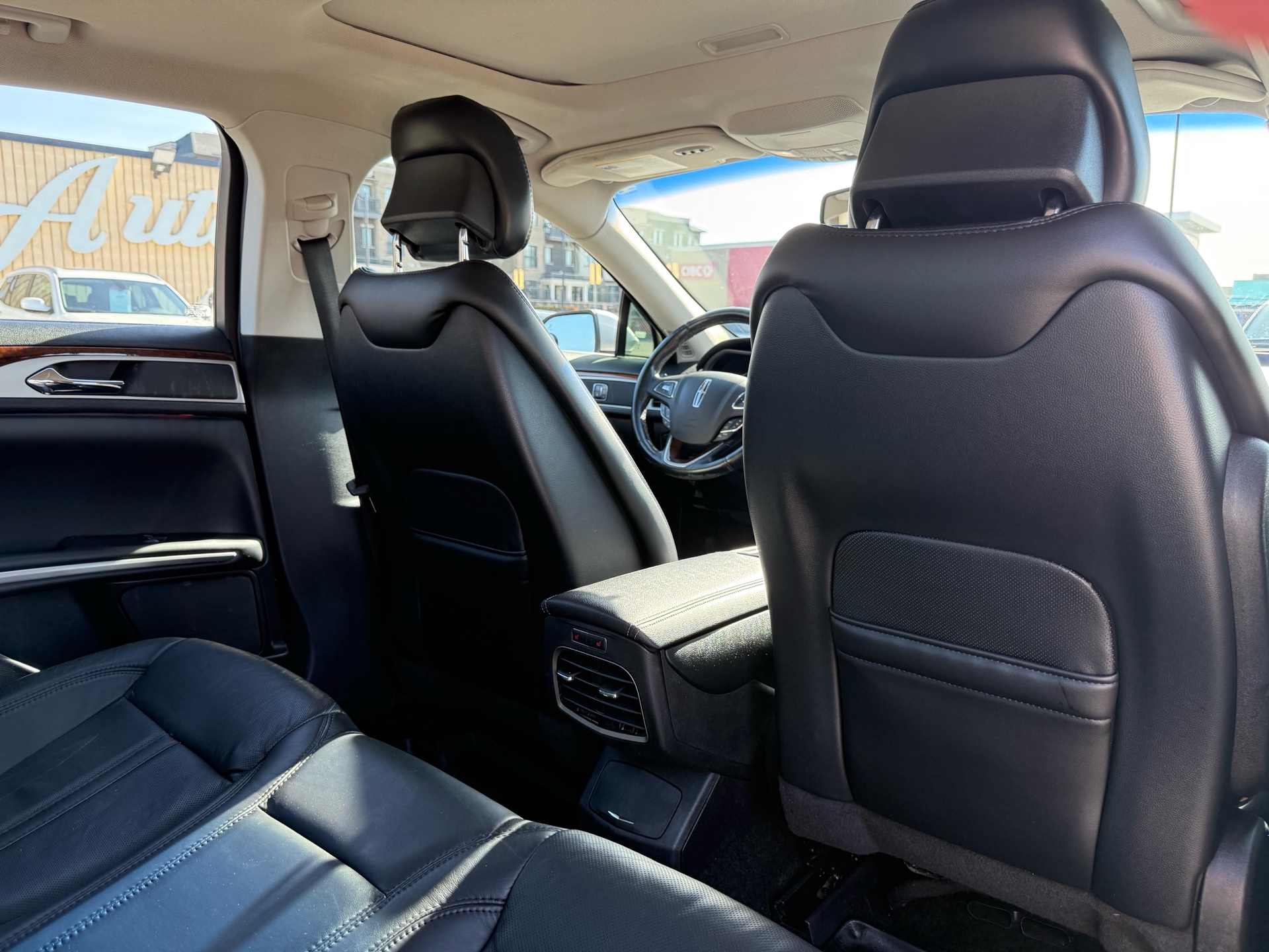 /carage/2016-Lincoln-MKZ-5250970911744939.jpg