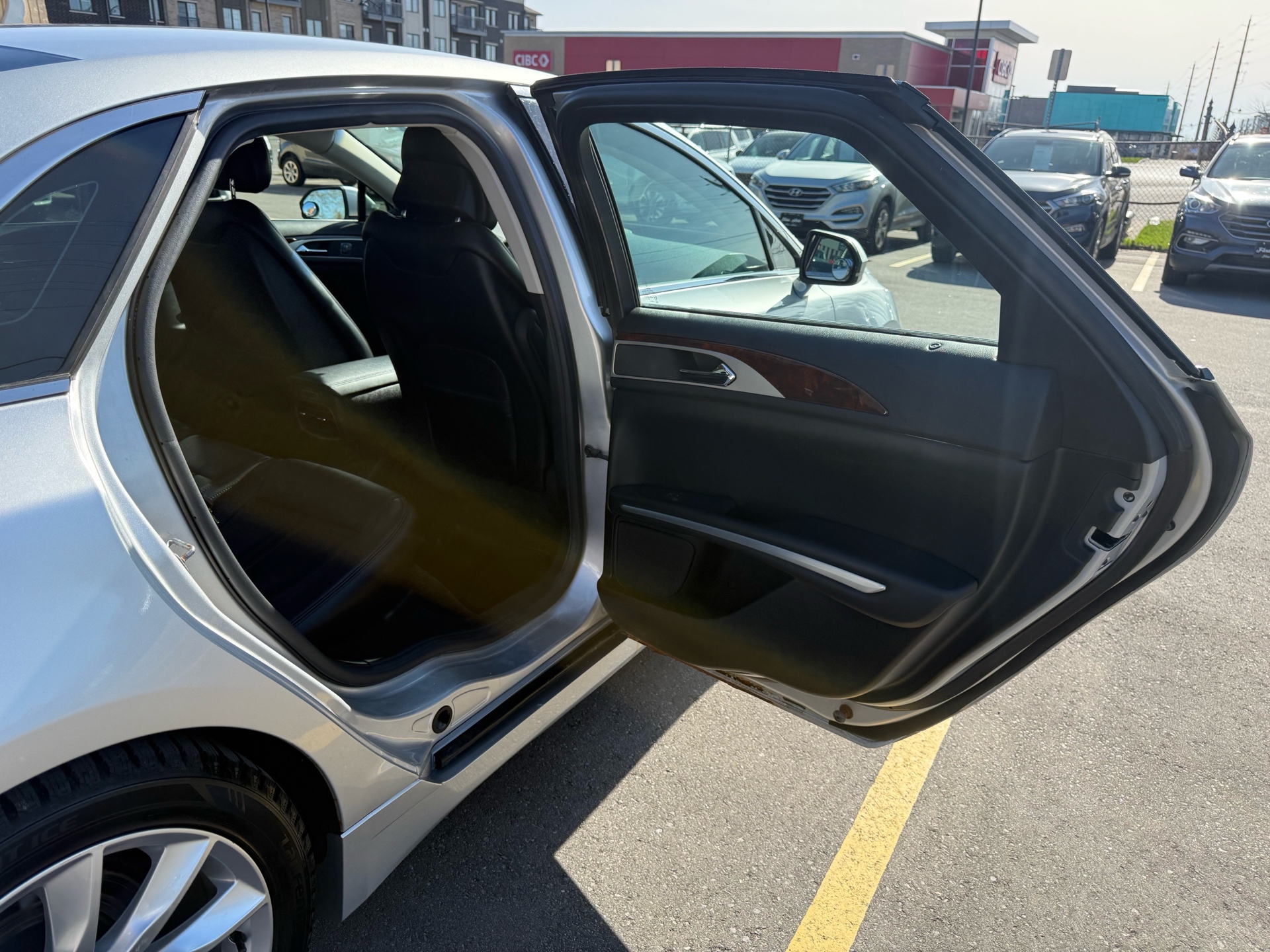 /carage/2016-Lincoln-MKZ-9090376223696142.jpg