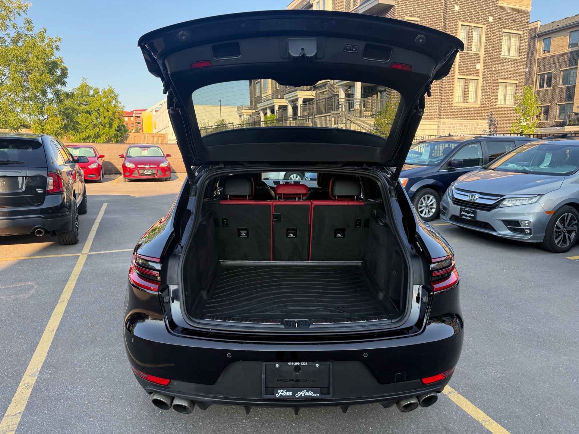 /carage/2016-Porsche-Macan-08354991145214874.jpg