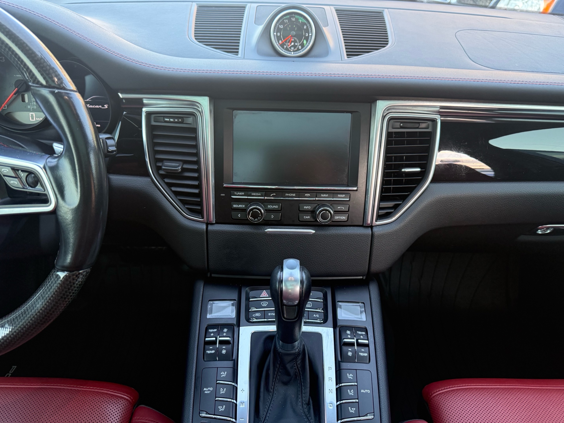 /carage/2016-Porsche-Macan-20390460972877955.jpg