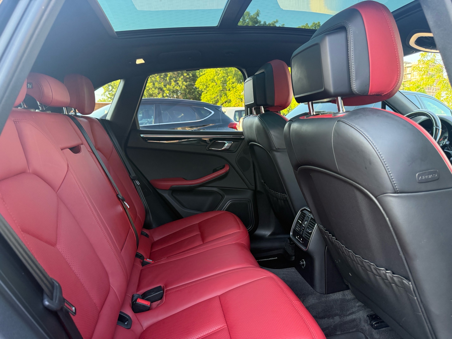 /carage/2016-Porsche-Macan-4578620590915654.jpg