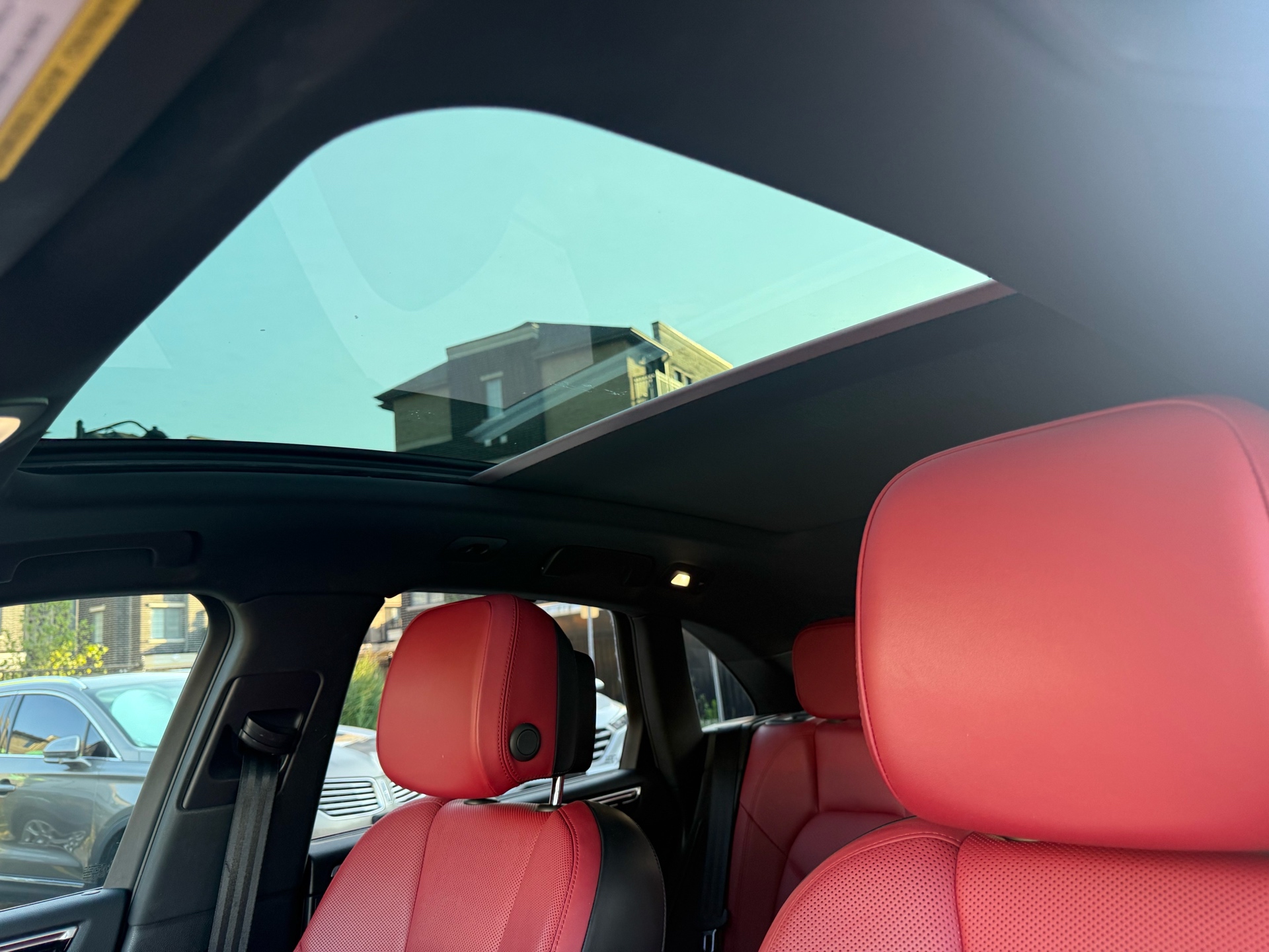 /carage/2016-Porsche-Macan-5016743472319751.jpg
