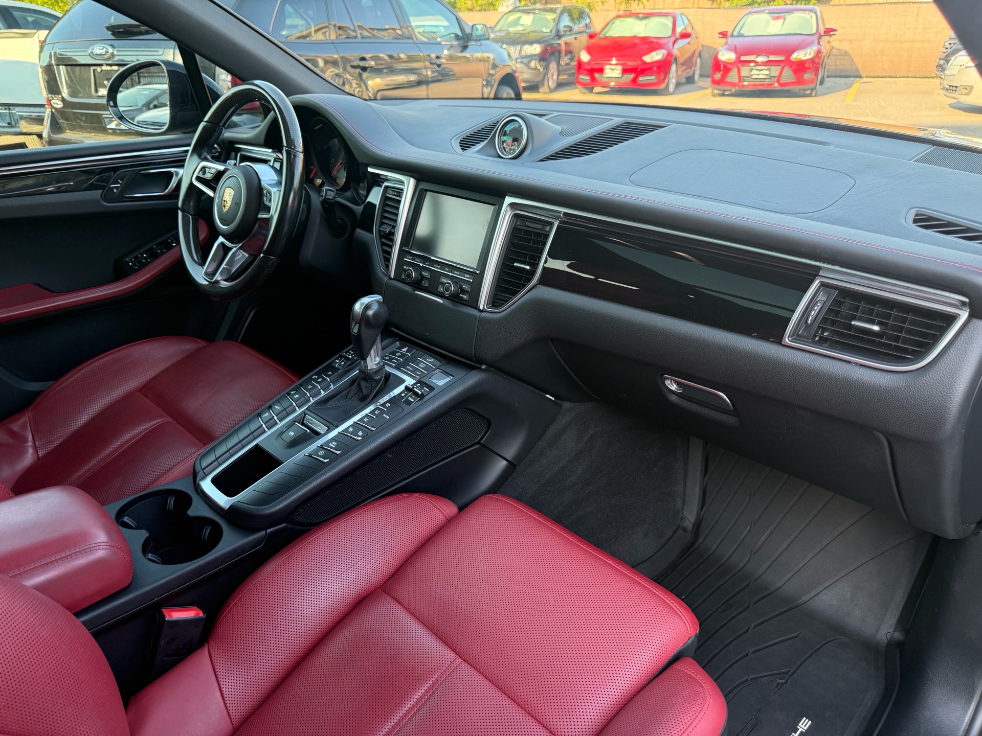 /carage/2016-Porsche-Macan-7183810832582327.jpg