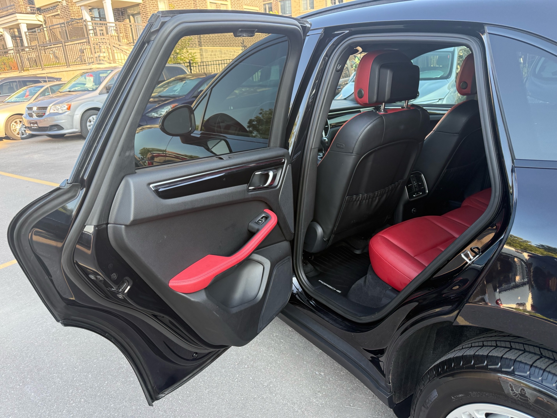 /carage/2016-Porsche-Macan-7966973167311273.jpg