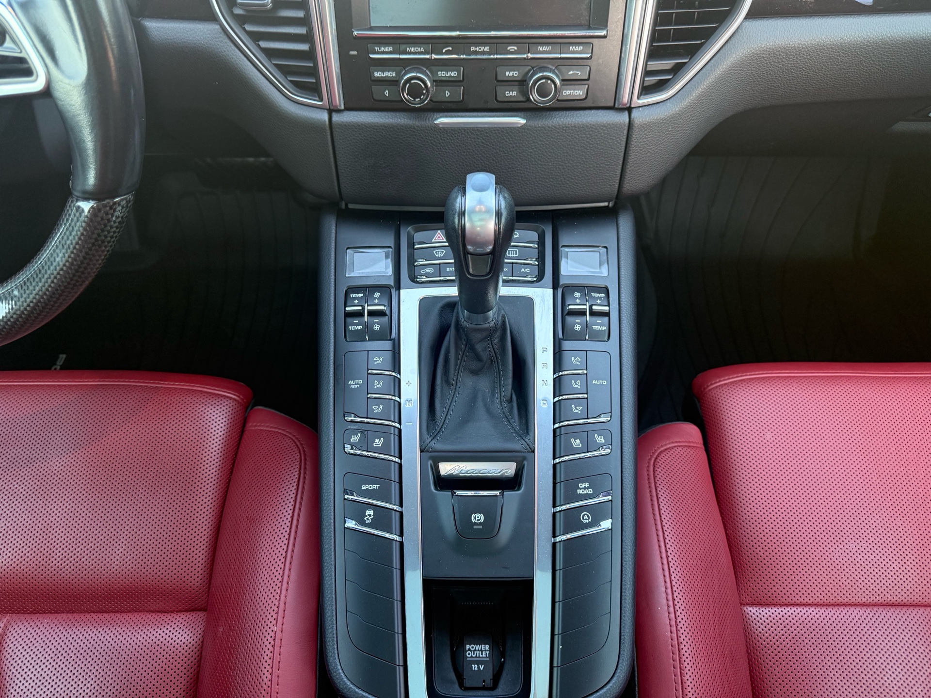 /carage/2016-Porsche-Macan-9428444401855347.jpg