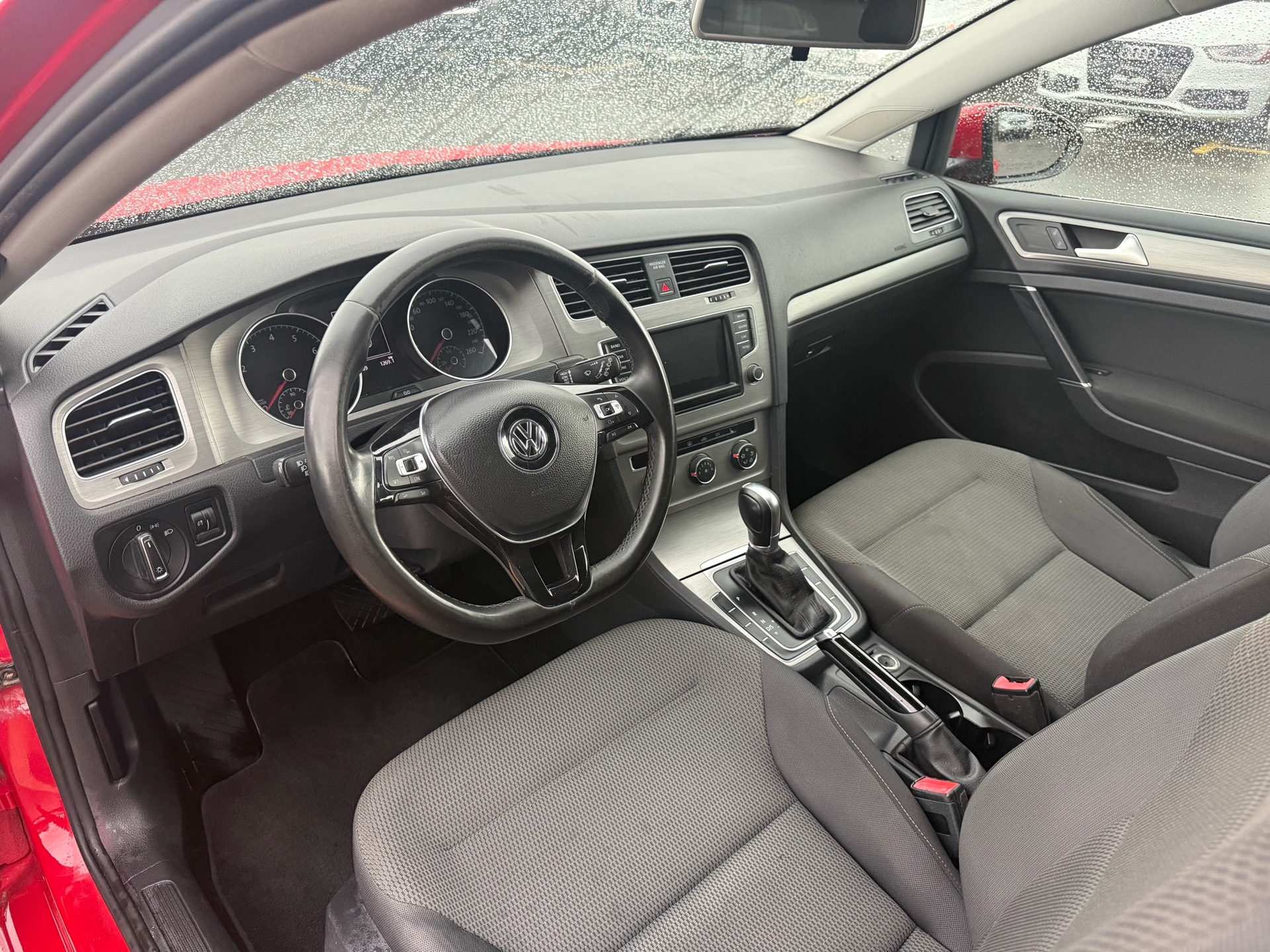 /carage/2016-Volkswagen-Golf-2532768913682608.jpg
