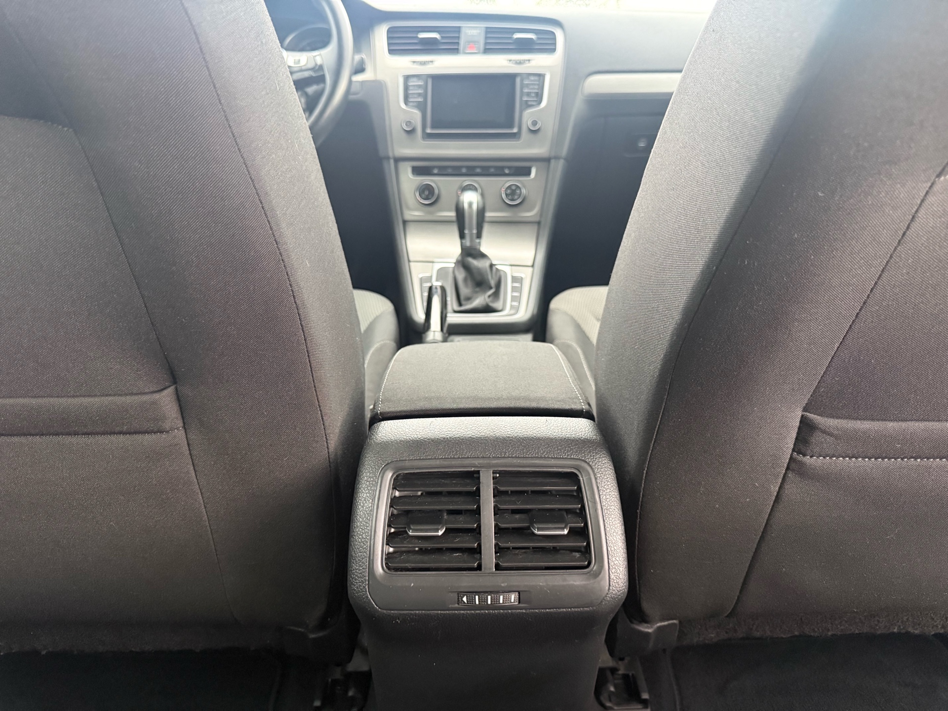 /carage/2016-Volkswagen-Golf-96037618435641.jpg