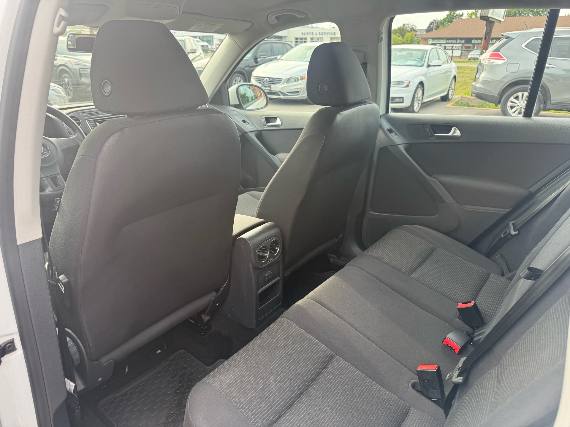 /carage/2016-Volkswagen-Tiguan-943557468886224.jpg