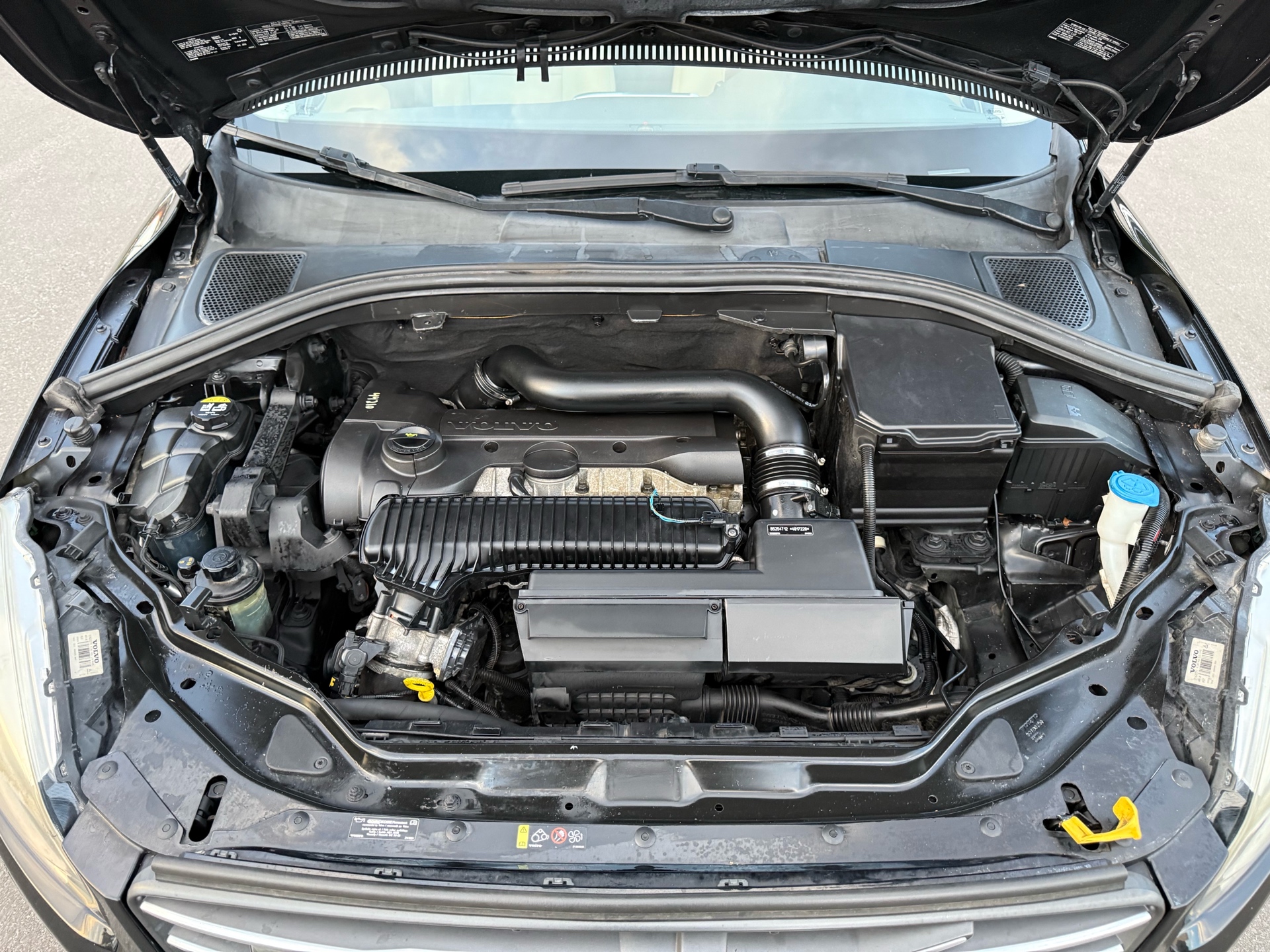 /carage/2016-Volvo-XC60-018163021061065487.jpg