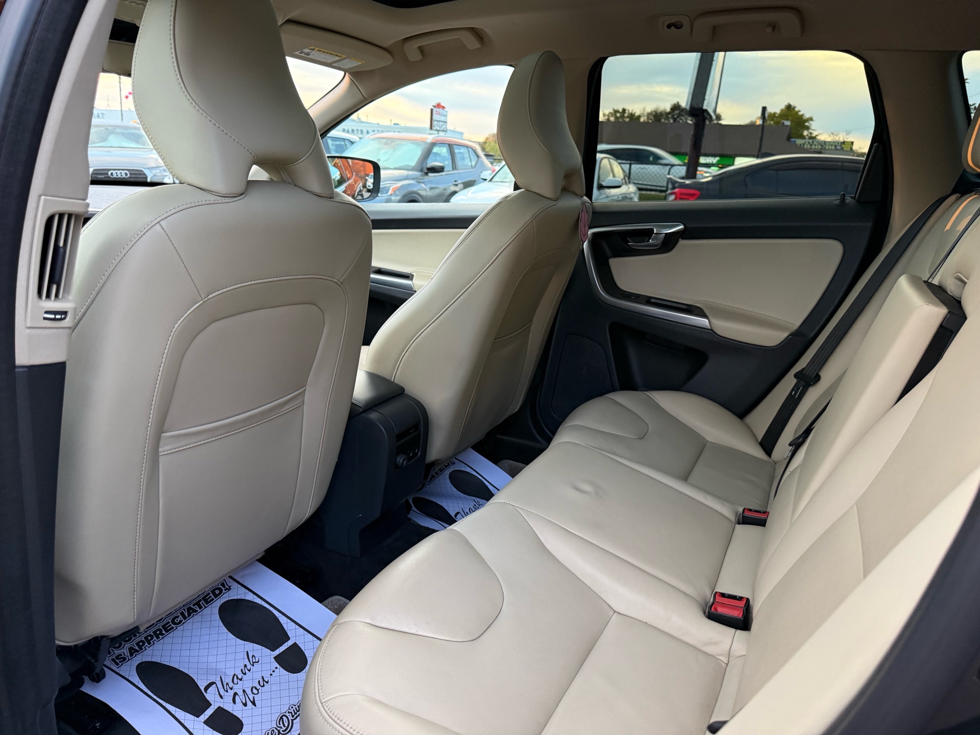 /carage/2016-Volvo-XC60-07038421684549045.jpg