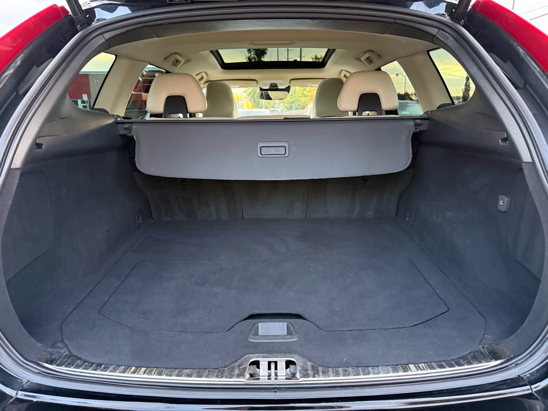 /carage/2016-Volvo-XC60-500581523598308.jpg