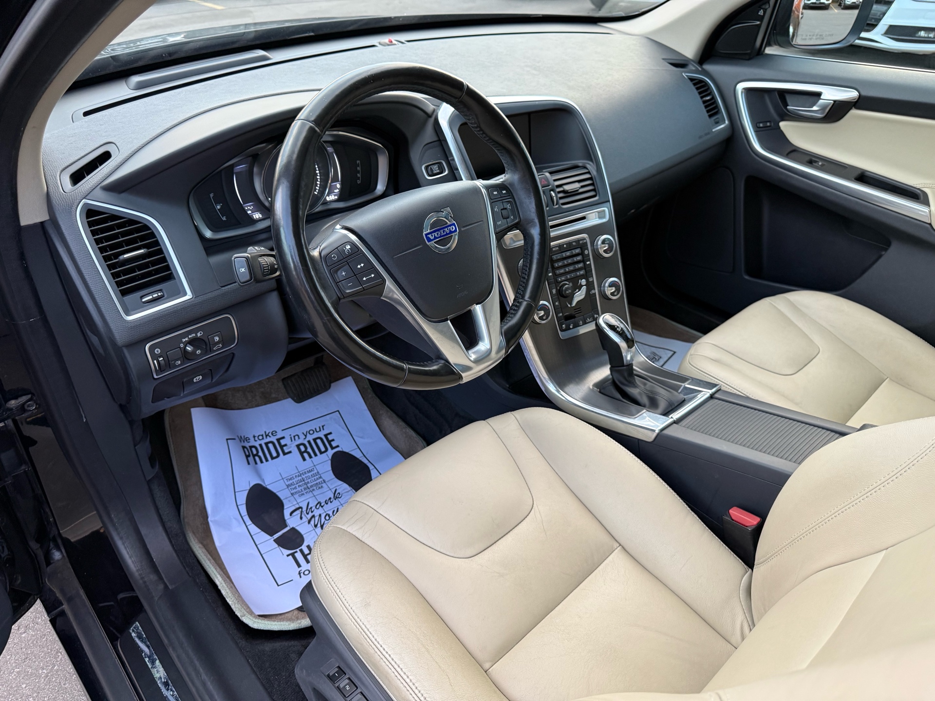 /carage/2016-Volvo-XC60-542154077226052.jpg