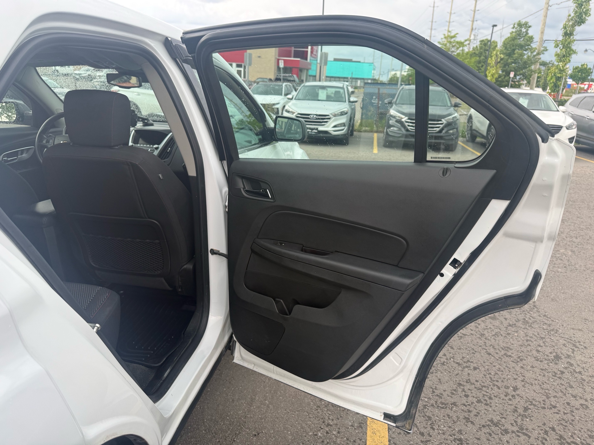 /carage/2017-Chevrolet-Equinox-08209868437278445.jpg
