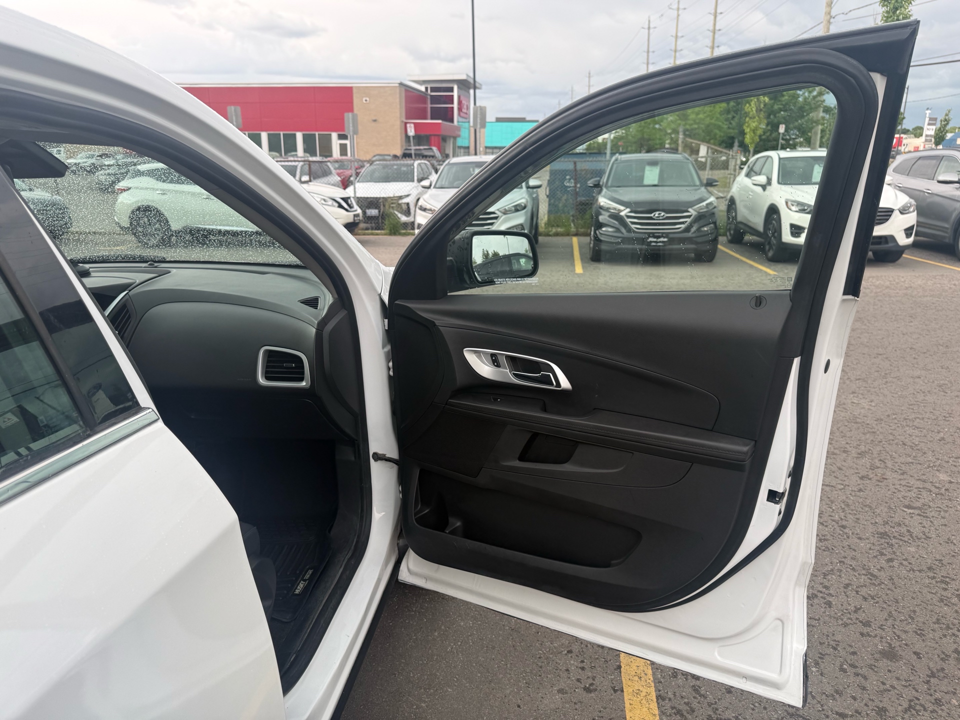/carage/2017-Chevrolet-Equinox-18179886336856255.jpg