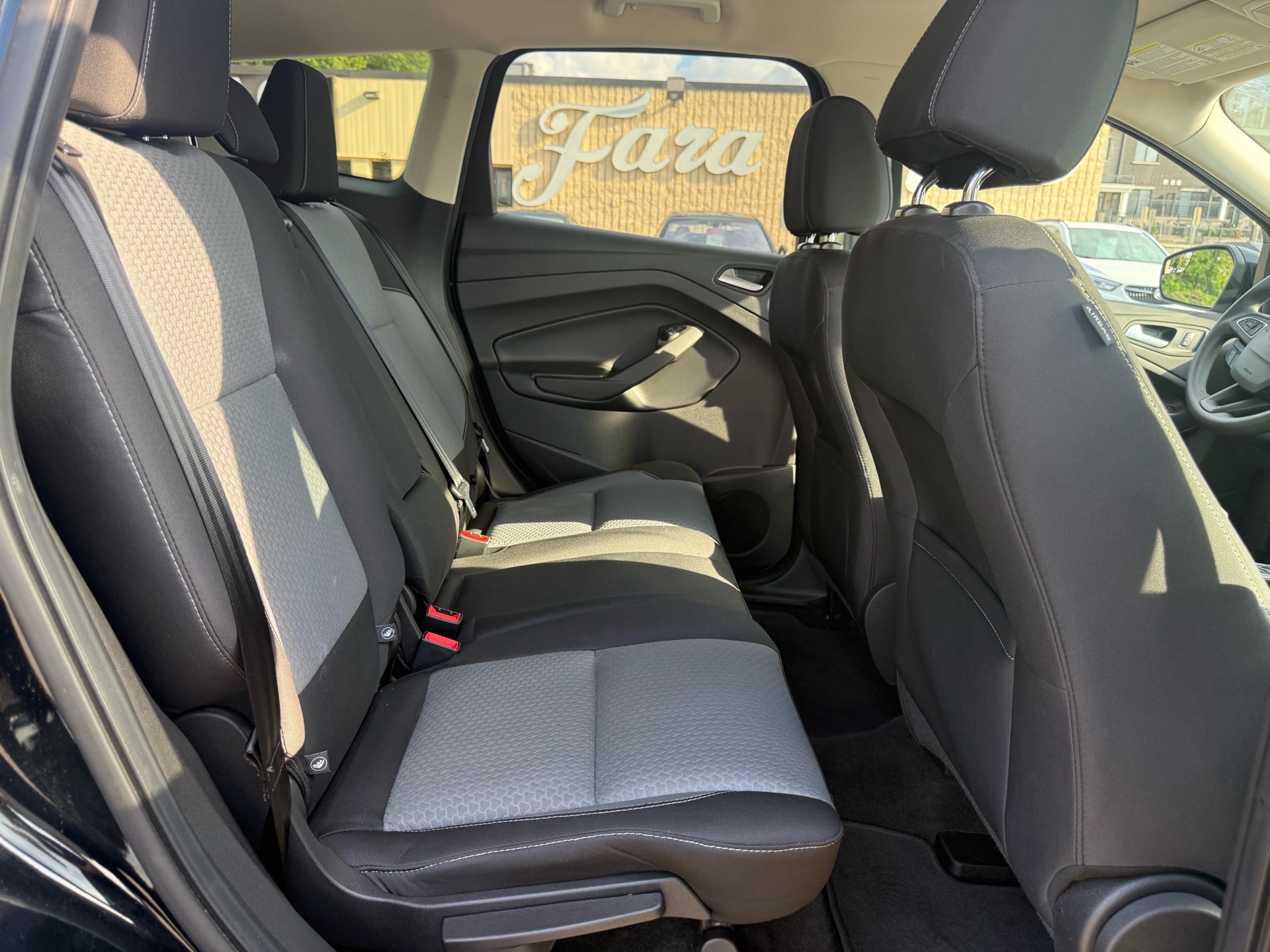 /carage/2017-Ford-Escape-19117312879905635.jpg