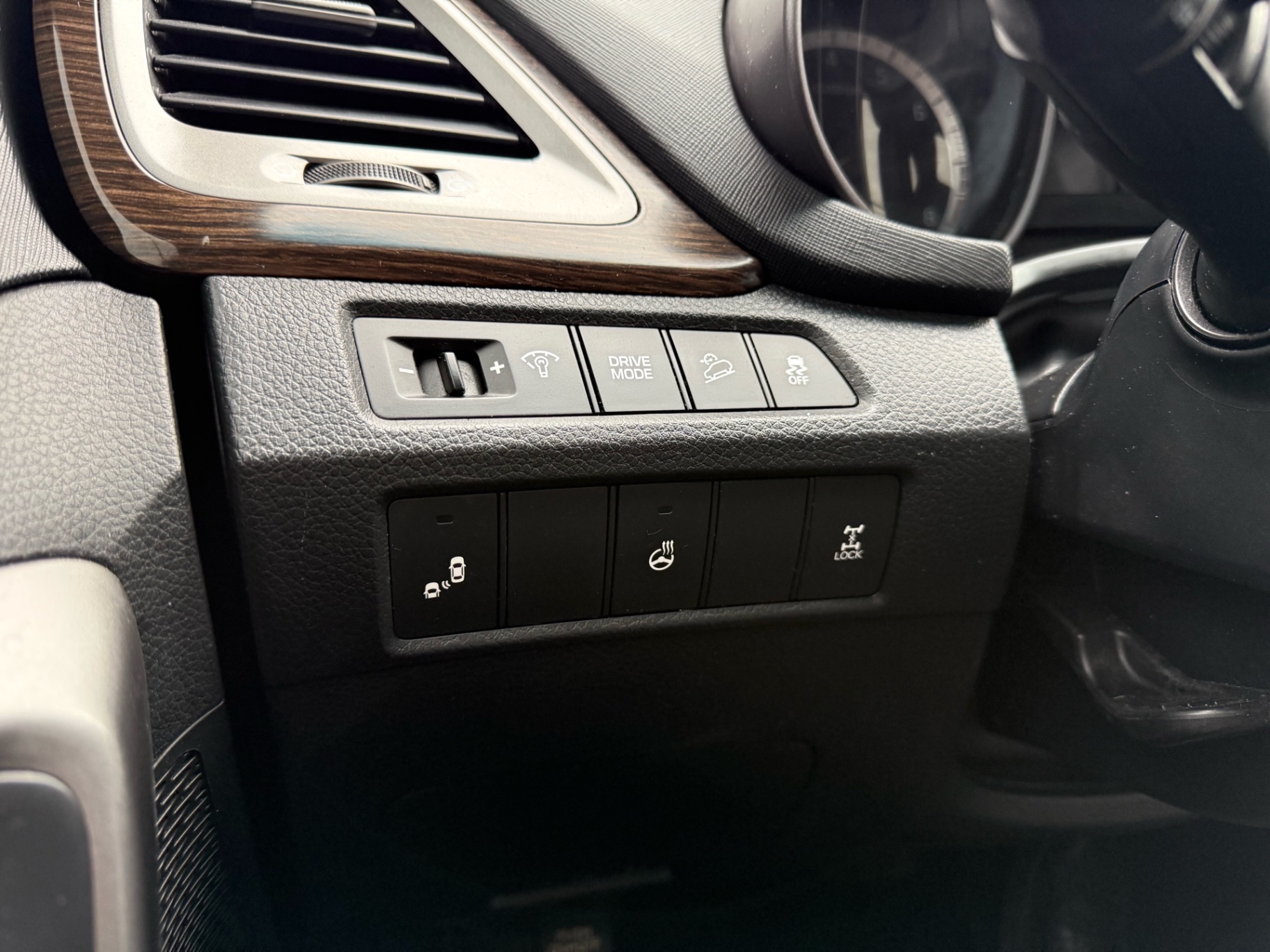 /carage/2017-Hyundai-SantaFe-6465852716175335.jpg