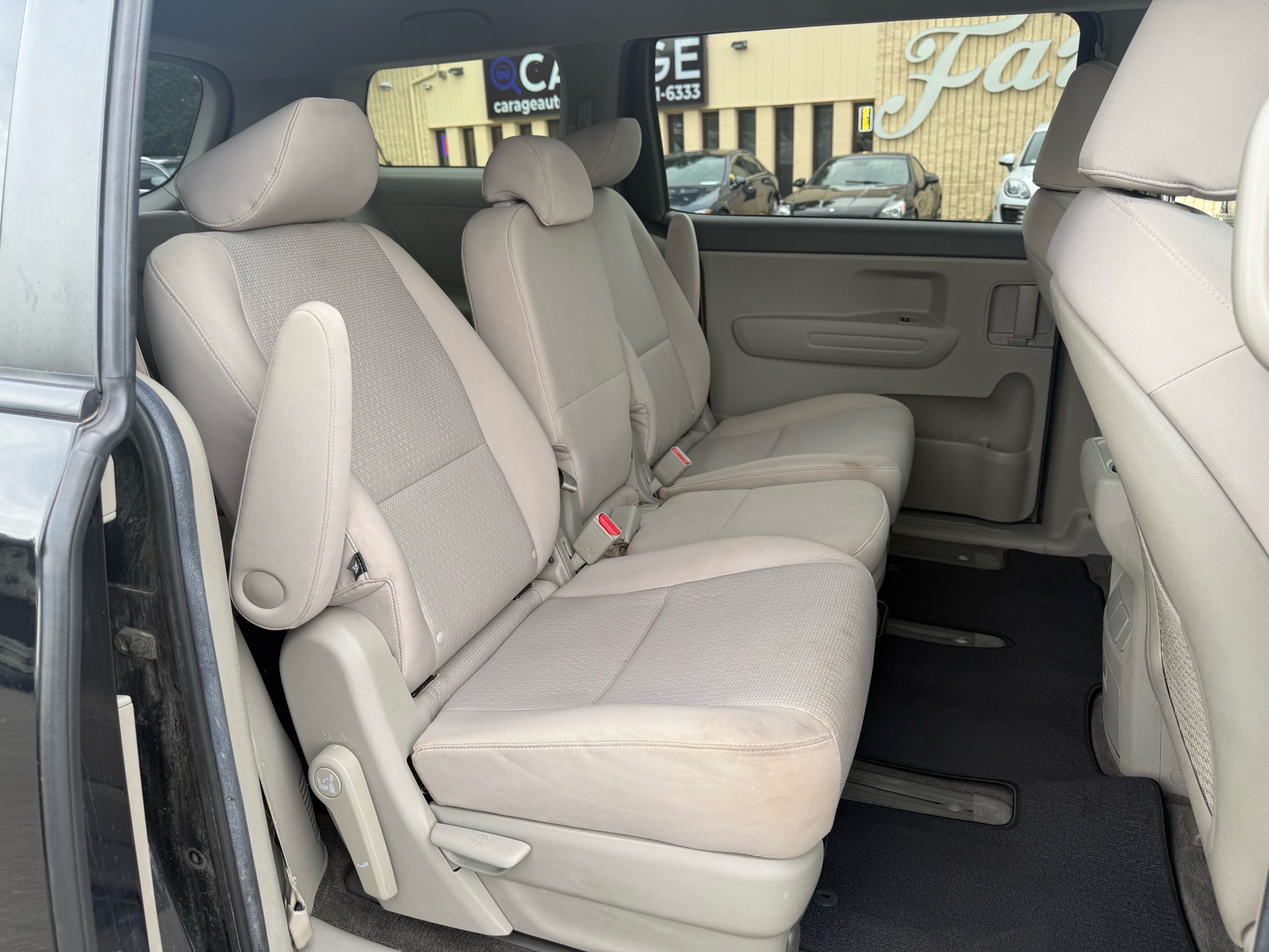 /carage/2017-Kia-Sedona-45684261359403955.jpg