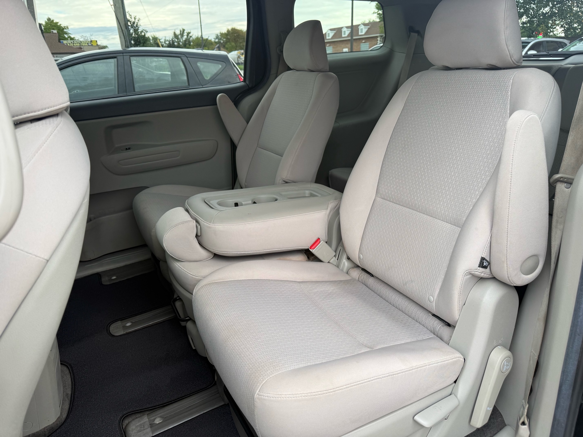 /carage/2017-Kia-Sedona-9347139616358928.jpg