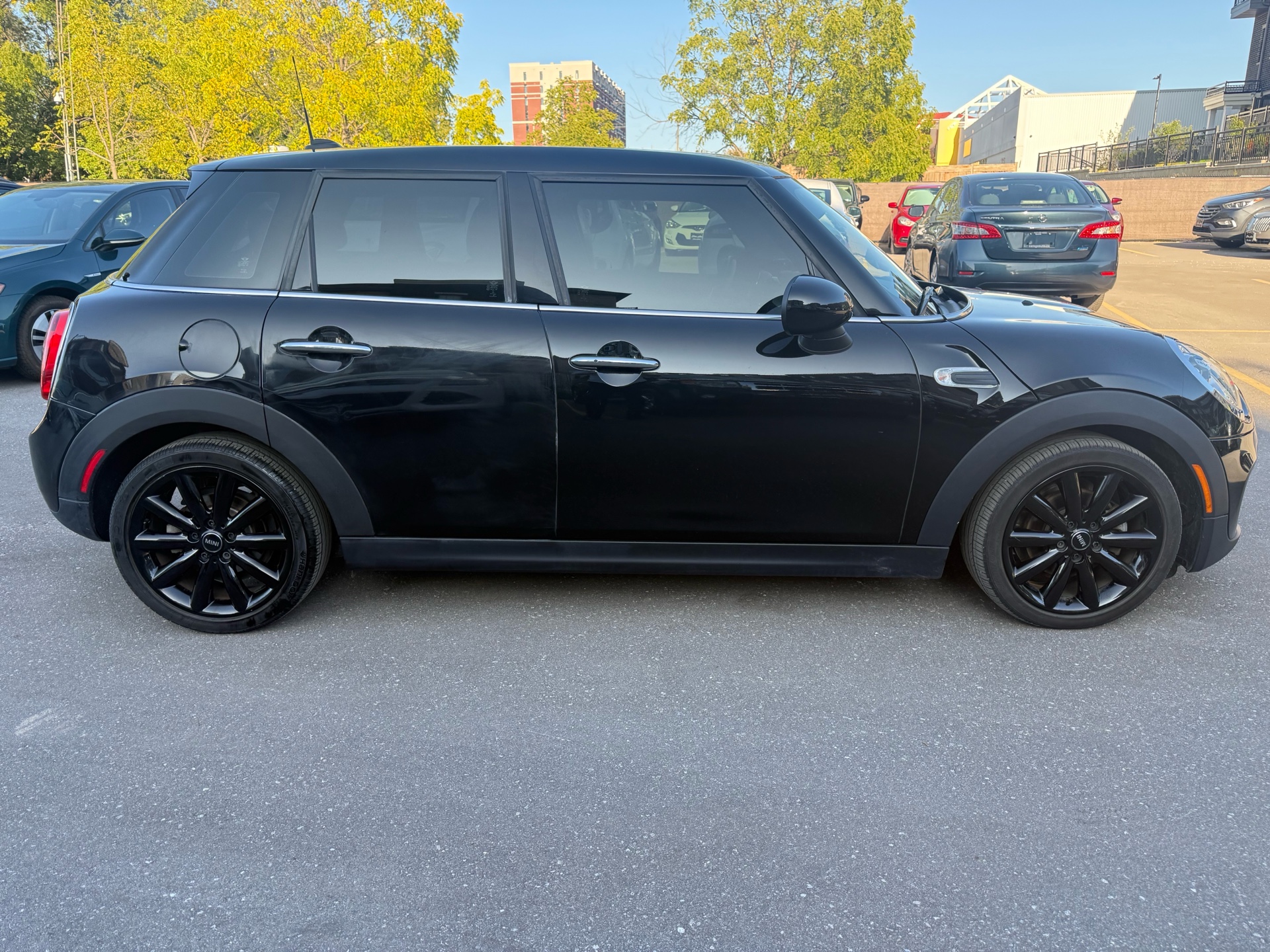 /carage/2017-MINI-Cooper5-9260941186998537.jpg