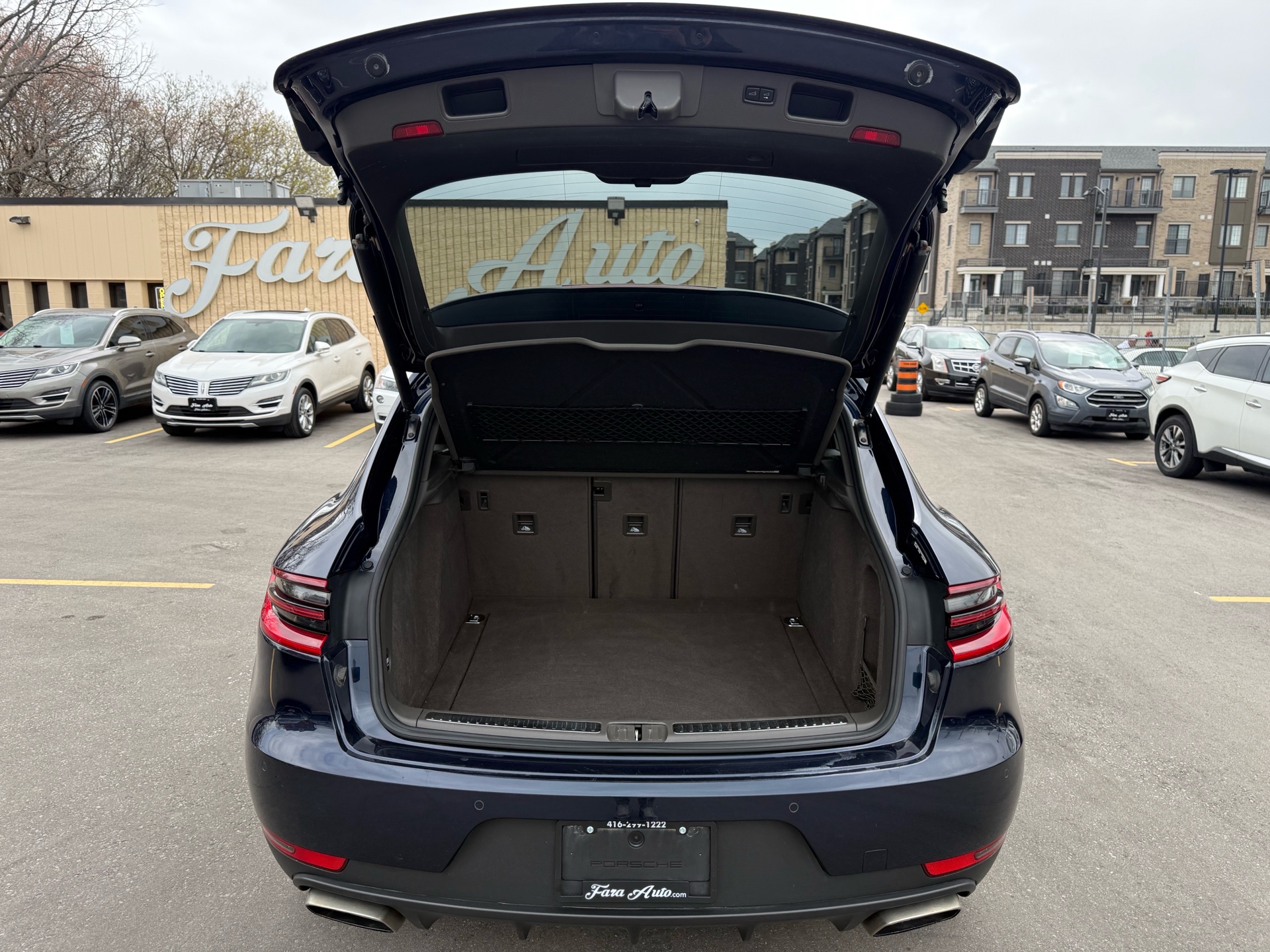 /carage/2017-Porsche-Macan-07780426255673722.jpg