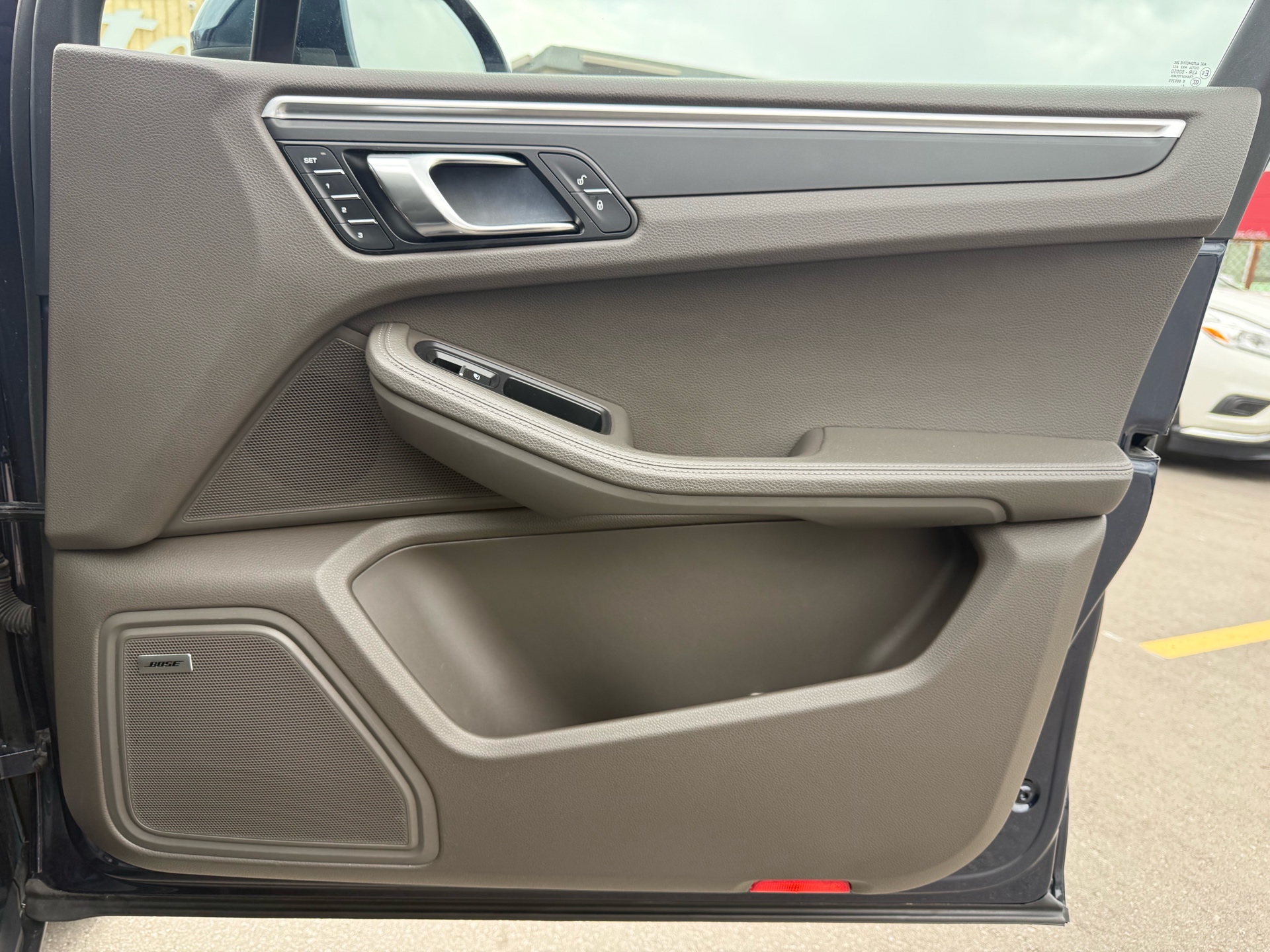 /carage/2017-Porsche-Macan-25613163836793795.jpg