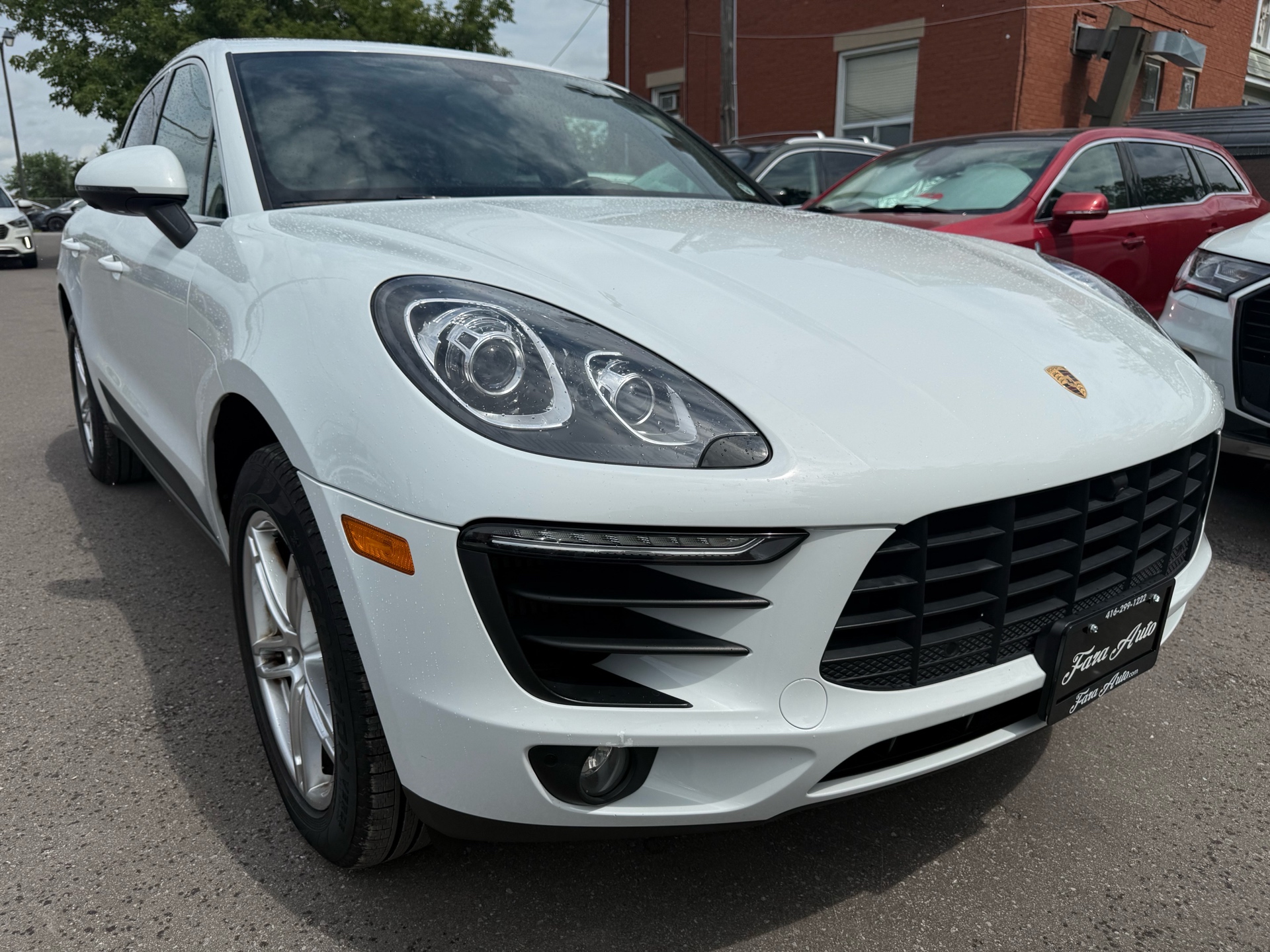 /carage/2017-Porsche-Macan-4372341484157207.jpg