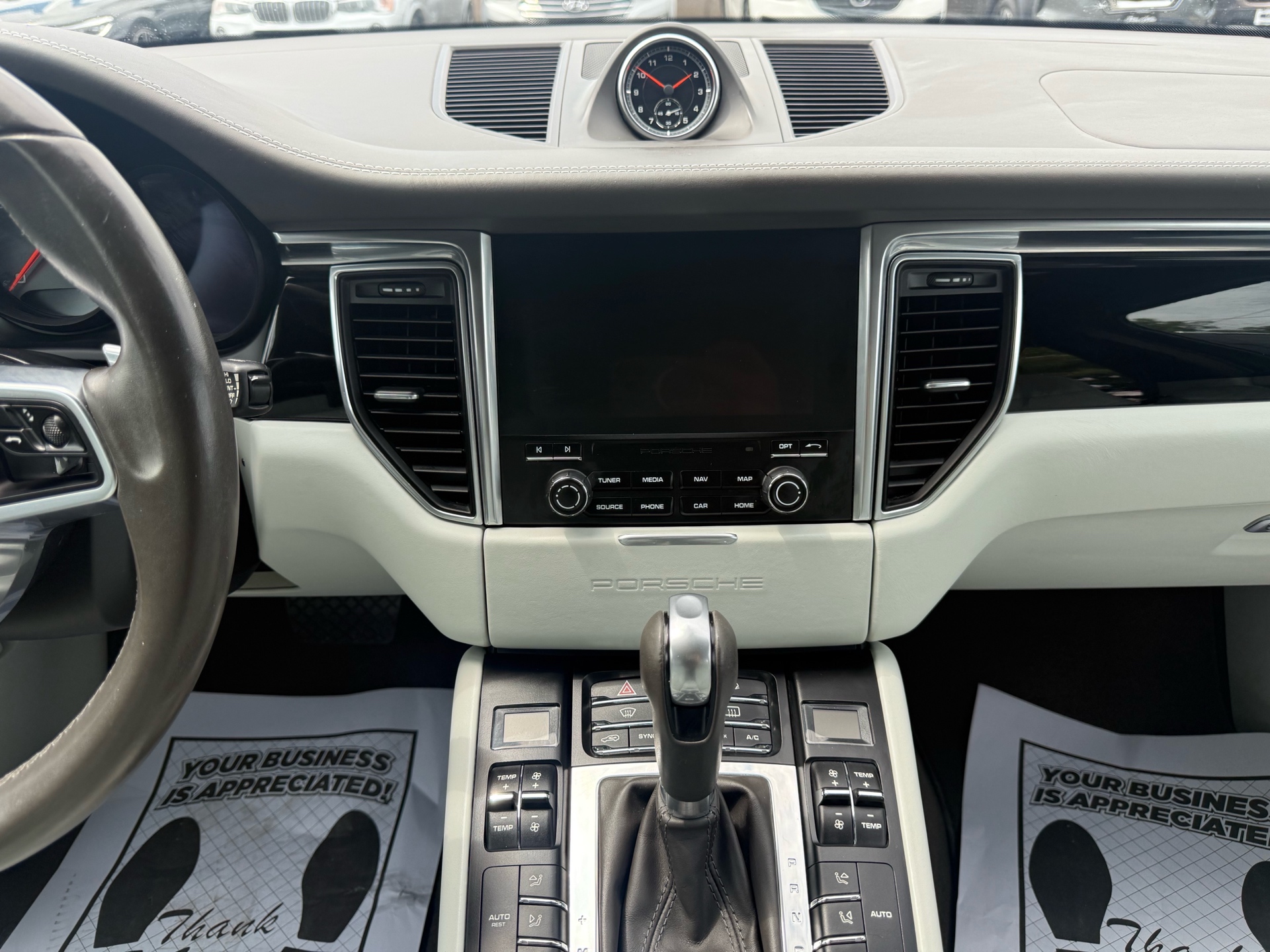 /carage/2017-Porsche-Macan-4829259420244305.jpg