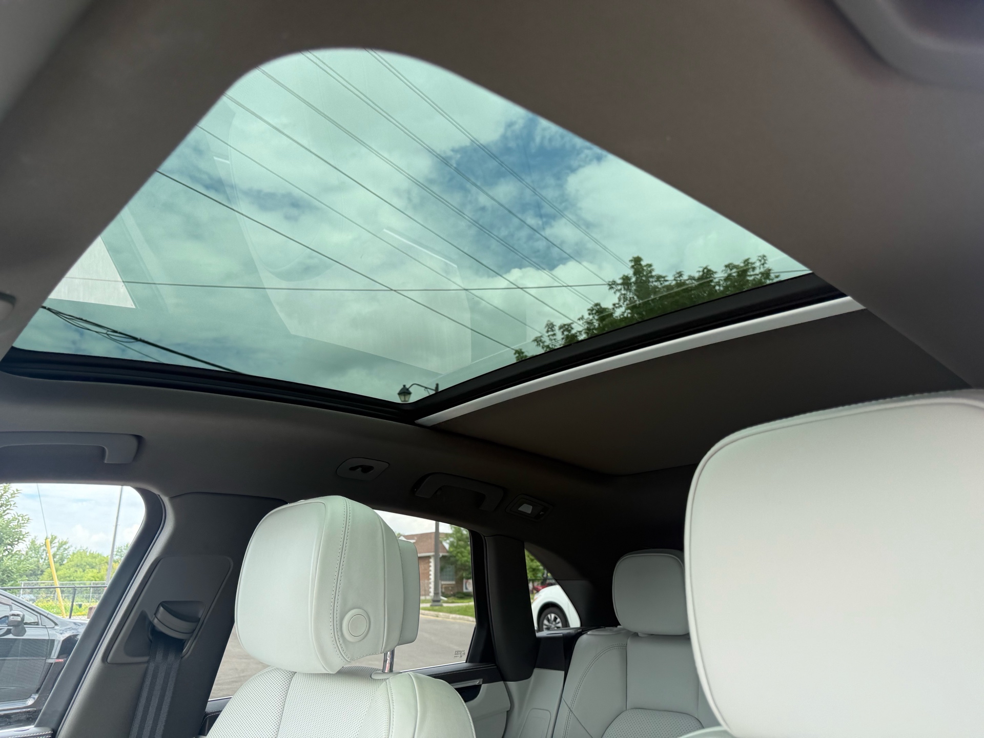 /carage/2017-Porsche-Macan-5595792746775572.jpg