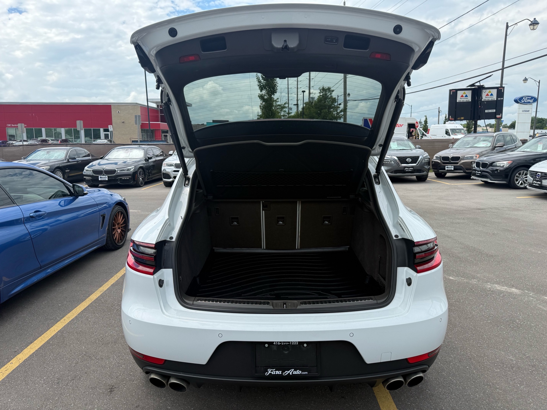 /carage/2017-Porsche-Macan-8353233996055667.jpg