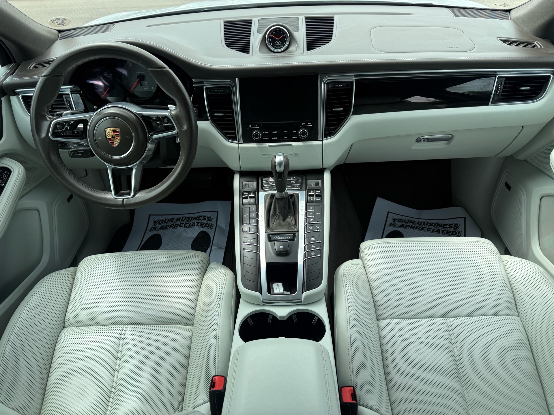 /carage/2017-Porsche-Macan-9439724603881428.jpg