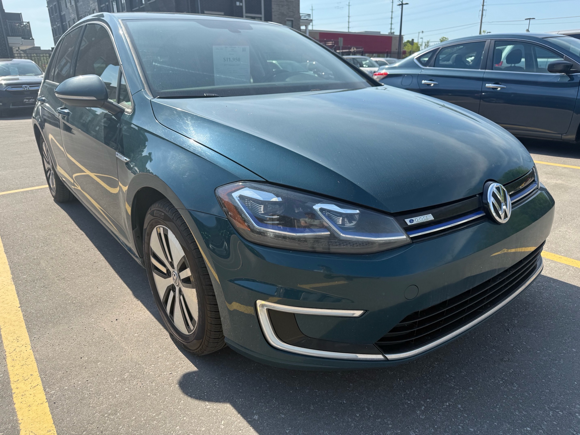 /carage/2017-Volkswagen-E-Golf-03741907981936232.jpg
