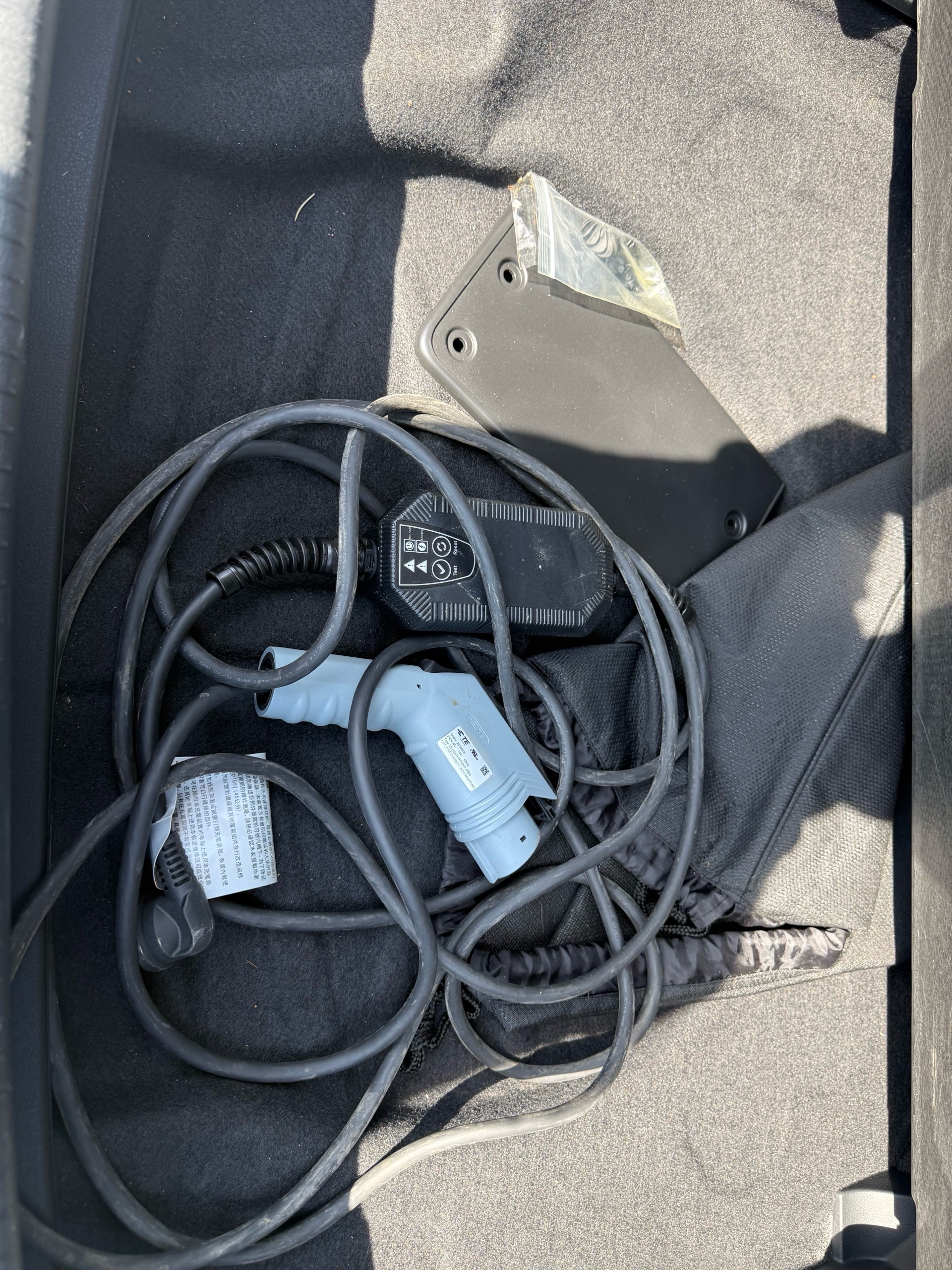 /carage/2017-Volkswagen-E-Golf-06309814002012559.jpg