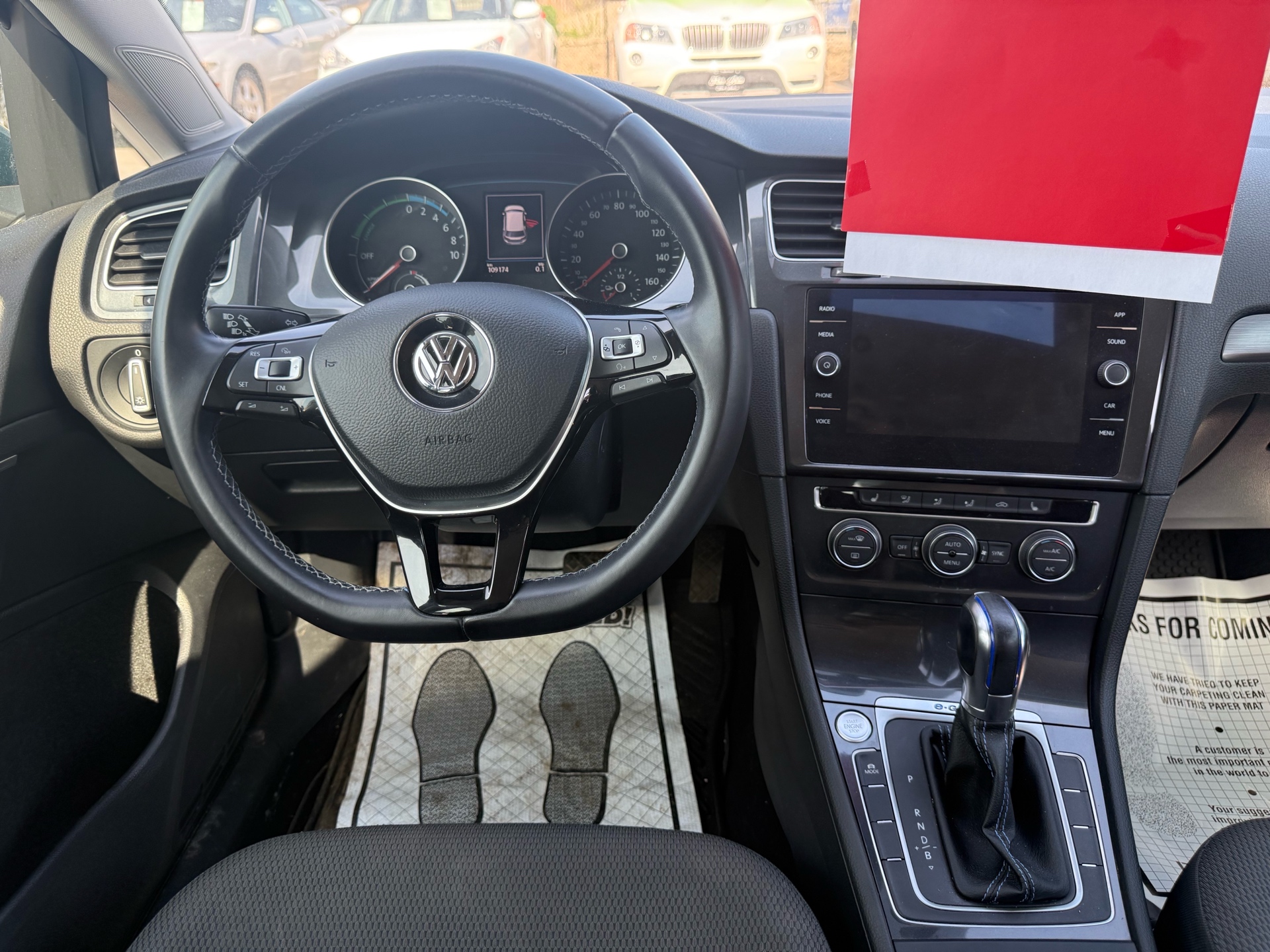 /carage/2017-Volkswagen-E-Golf-48307175758568976.jpg