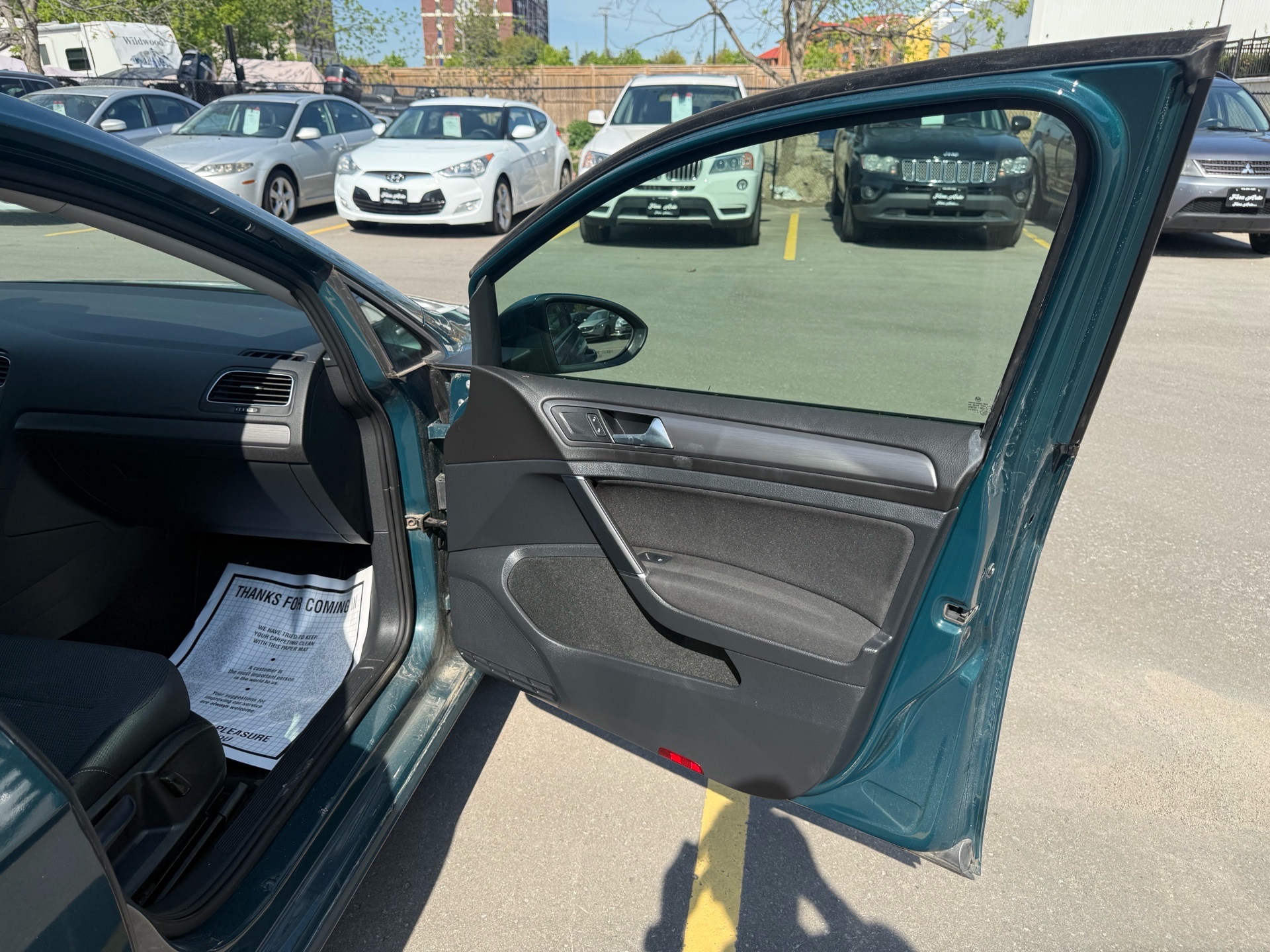 /carage/2017-Volkswagen-E-Golf-5719646602622293.jpg