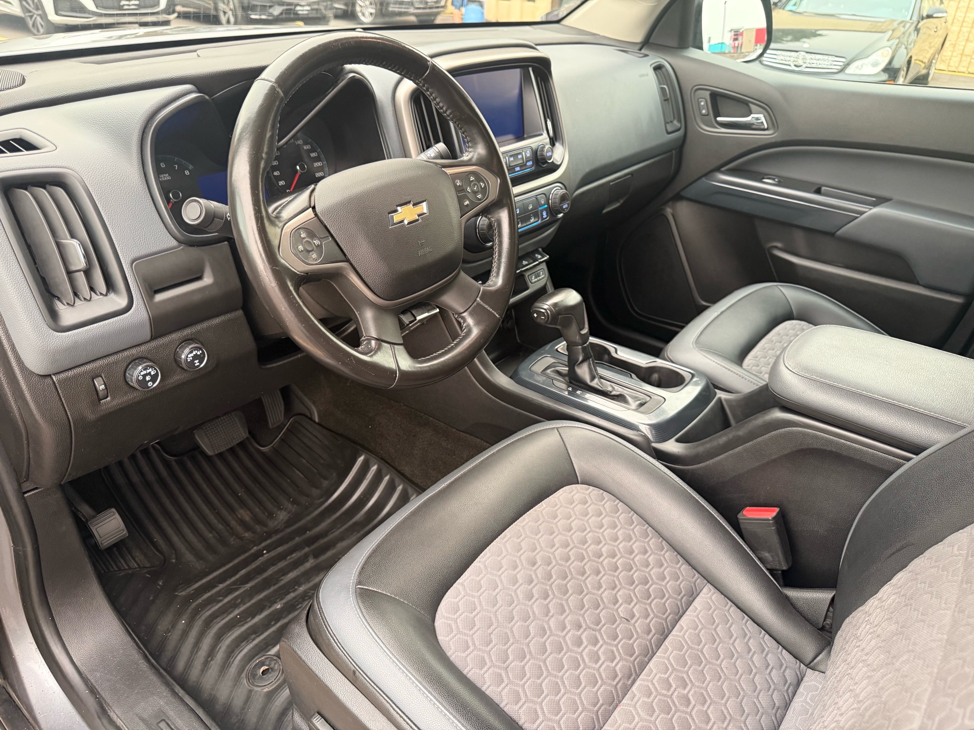 /carage/2018-Chevrolet-Colorado-44183179038935316.jpg