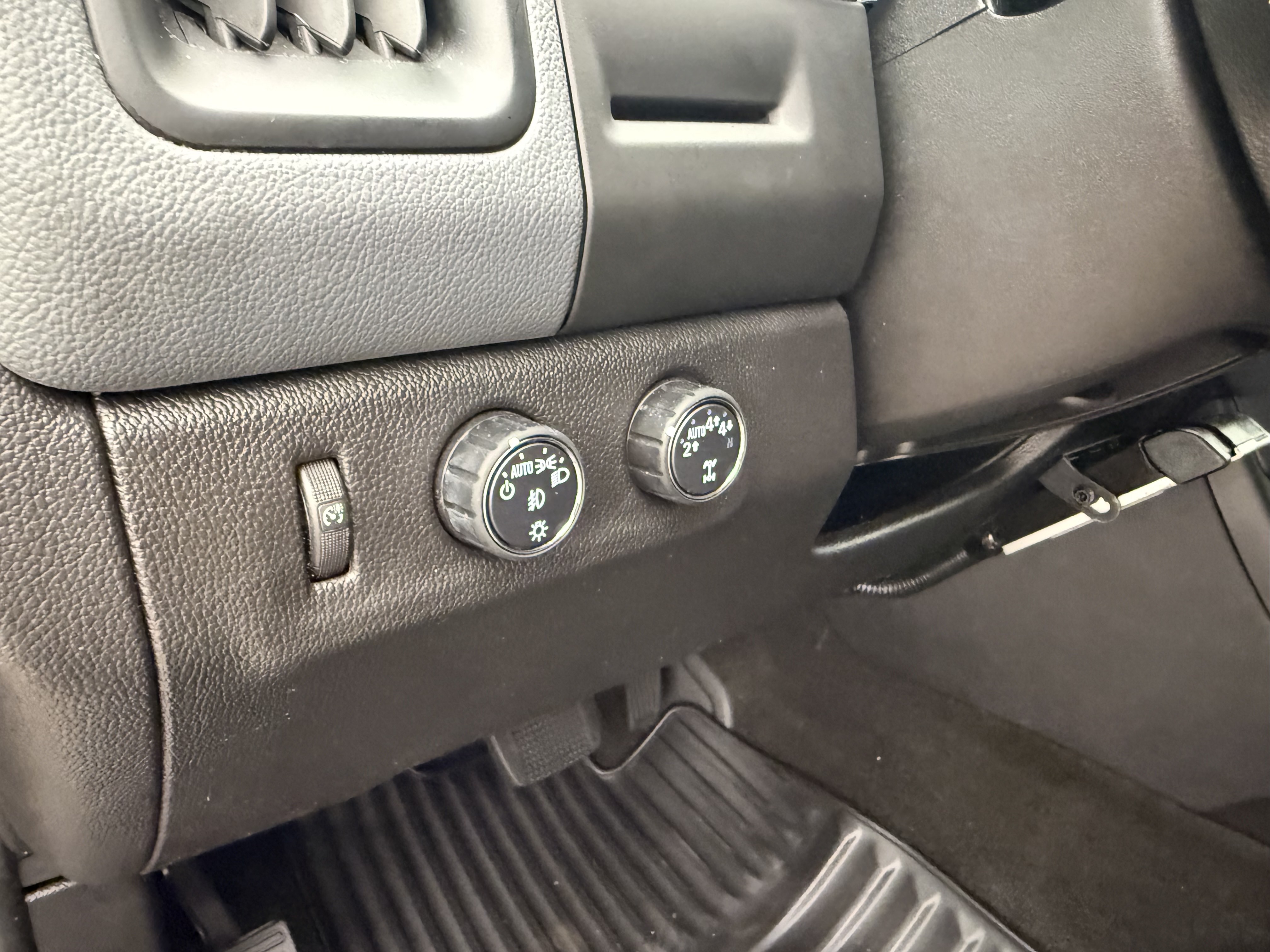 /carage/2018-Chevrolet-Colorado-696914752546365.jpg