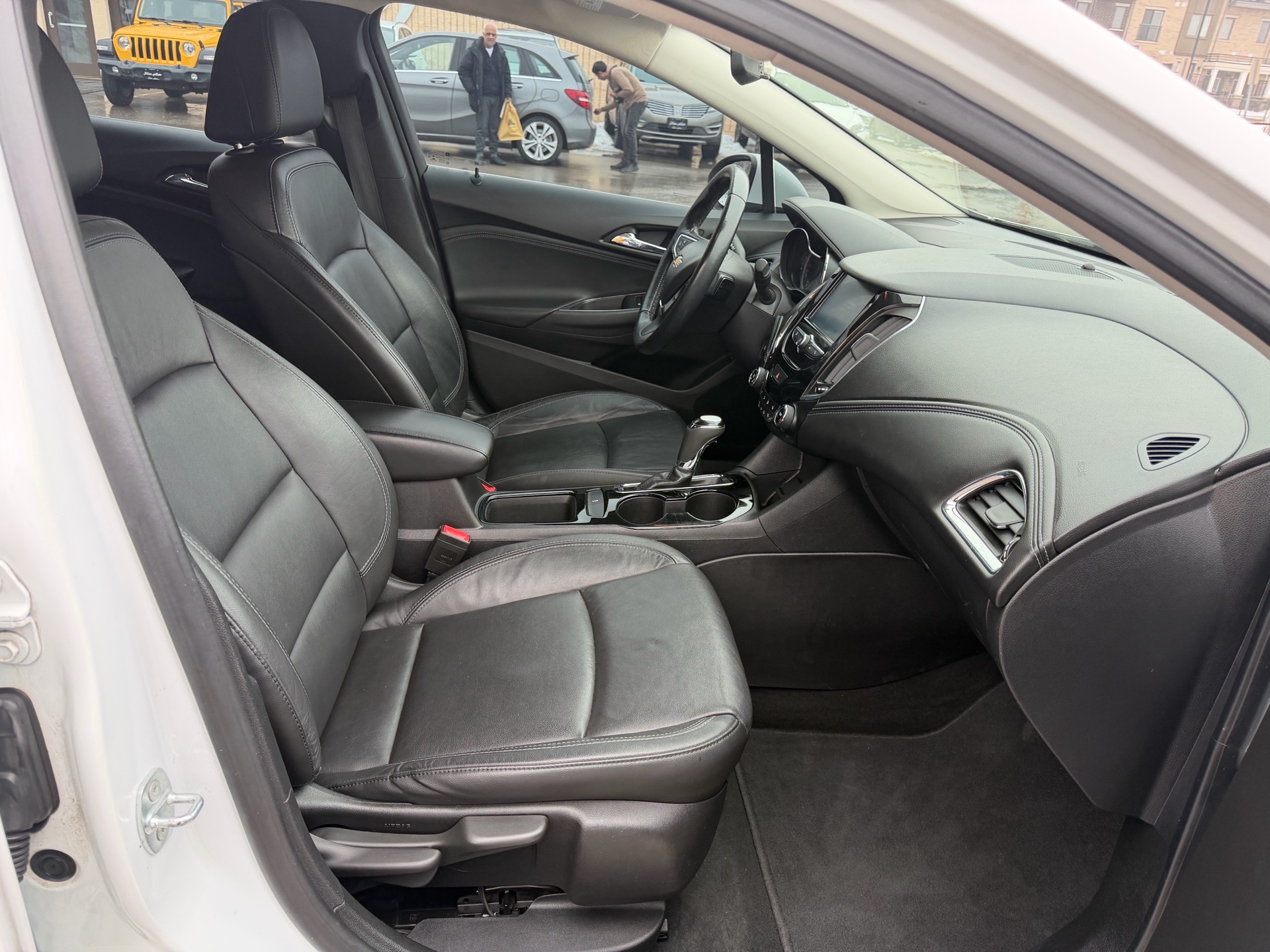 /carage/2018-Chevrolet-Cruze-898487495791819.jpg